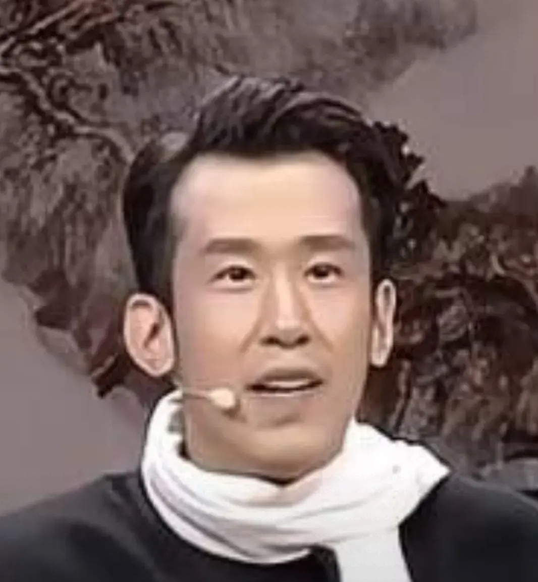 于洋他因脸长被称"大长脸" ,生于黑龙江鹤岗,毕业于沈阳师范大学,是