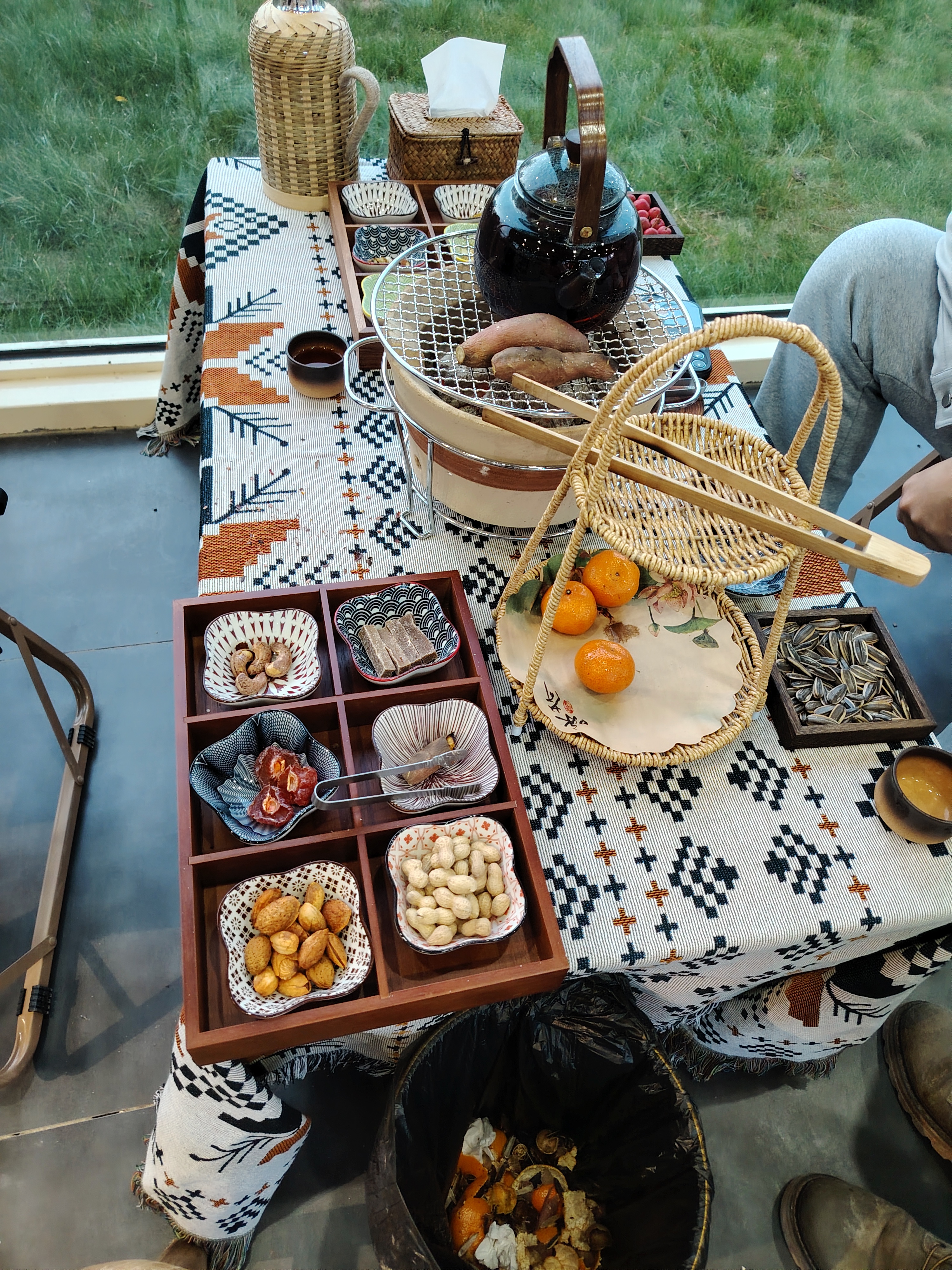与友一起坐在静静的茶室里,悠然自得,这何尝不是一种生活的享受!