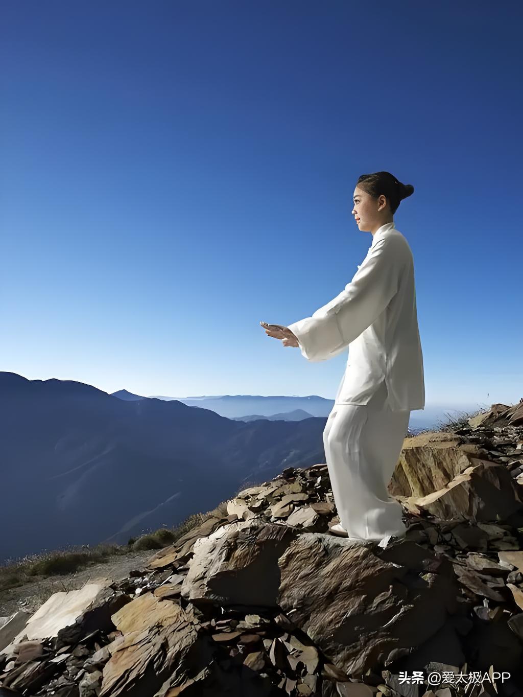 冥想姿势图练功的意境图片大全站桩的松腰坐胯怎么练中医身心合一气功