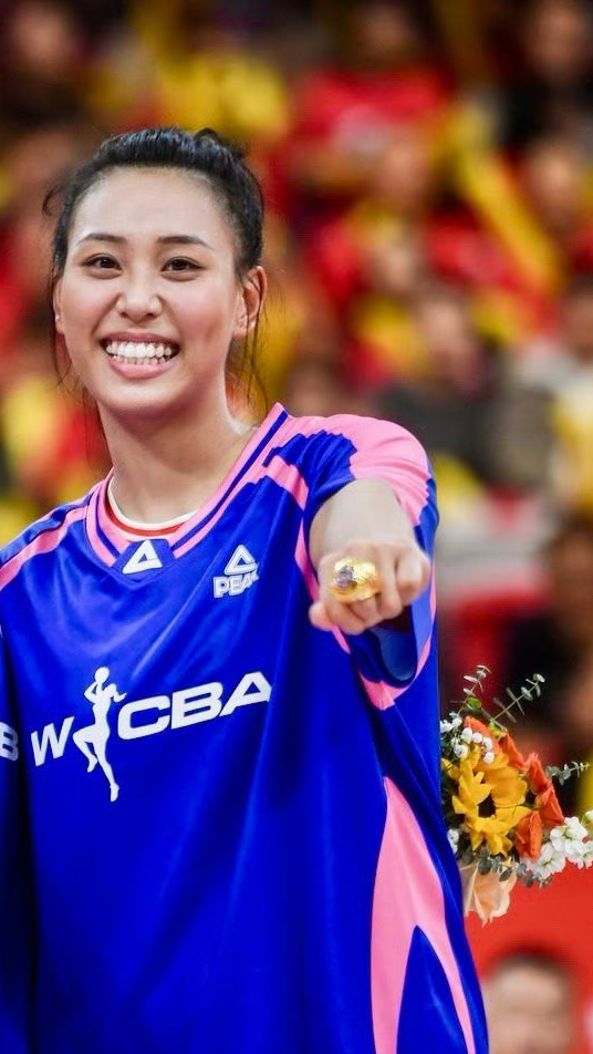 唐子婷:将来也会是女篮锋线上的一名悍将