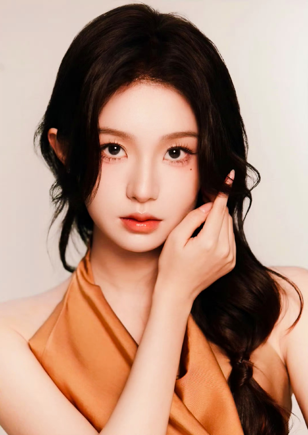 清纯妩媚,甜美迷人的胡亦瑶,美若天仙,妍姿艳质,丰