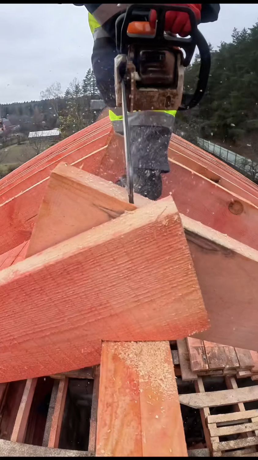 如何正确处理斜屋面相交的两根斜梁?这做法真是浑然一体啊!