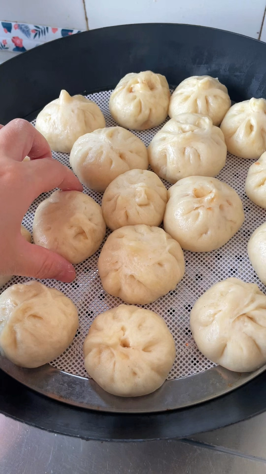松松软软的小笼包