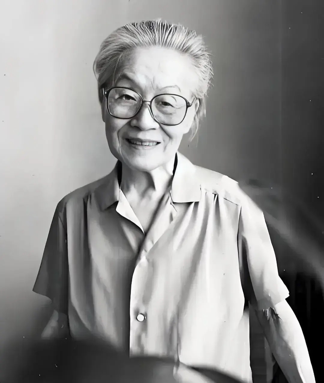 杨绛先生说少跟孩子生气吧孩子听话时你爱他入骨;孩子调皮时你又