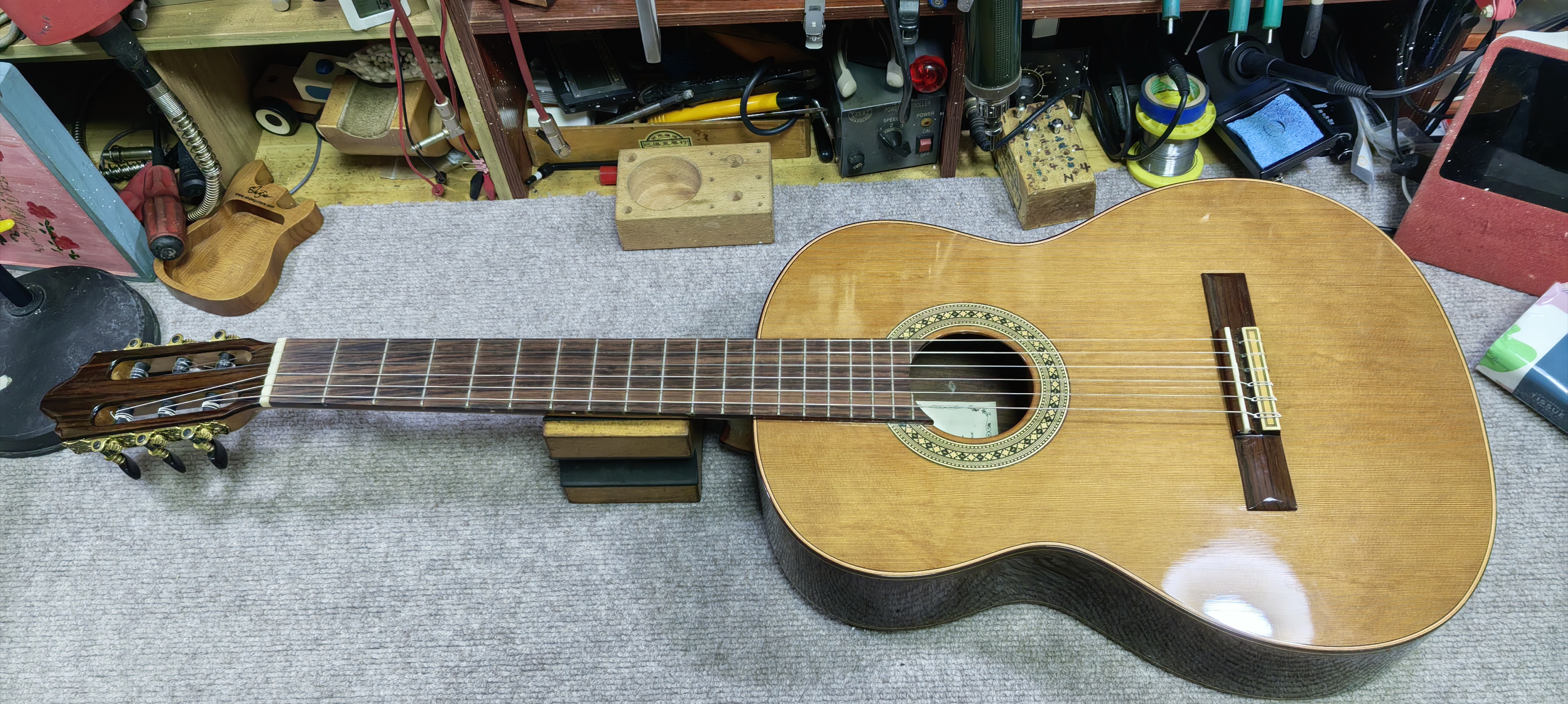 今天维修一支阿拉贡古典吉他 西安修吉他的地方jitaxiaoyuan2 #吉他