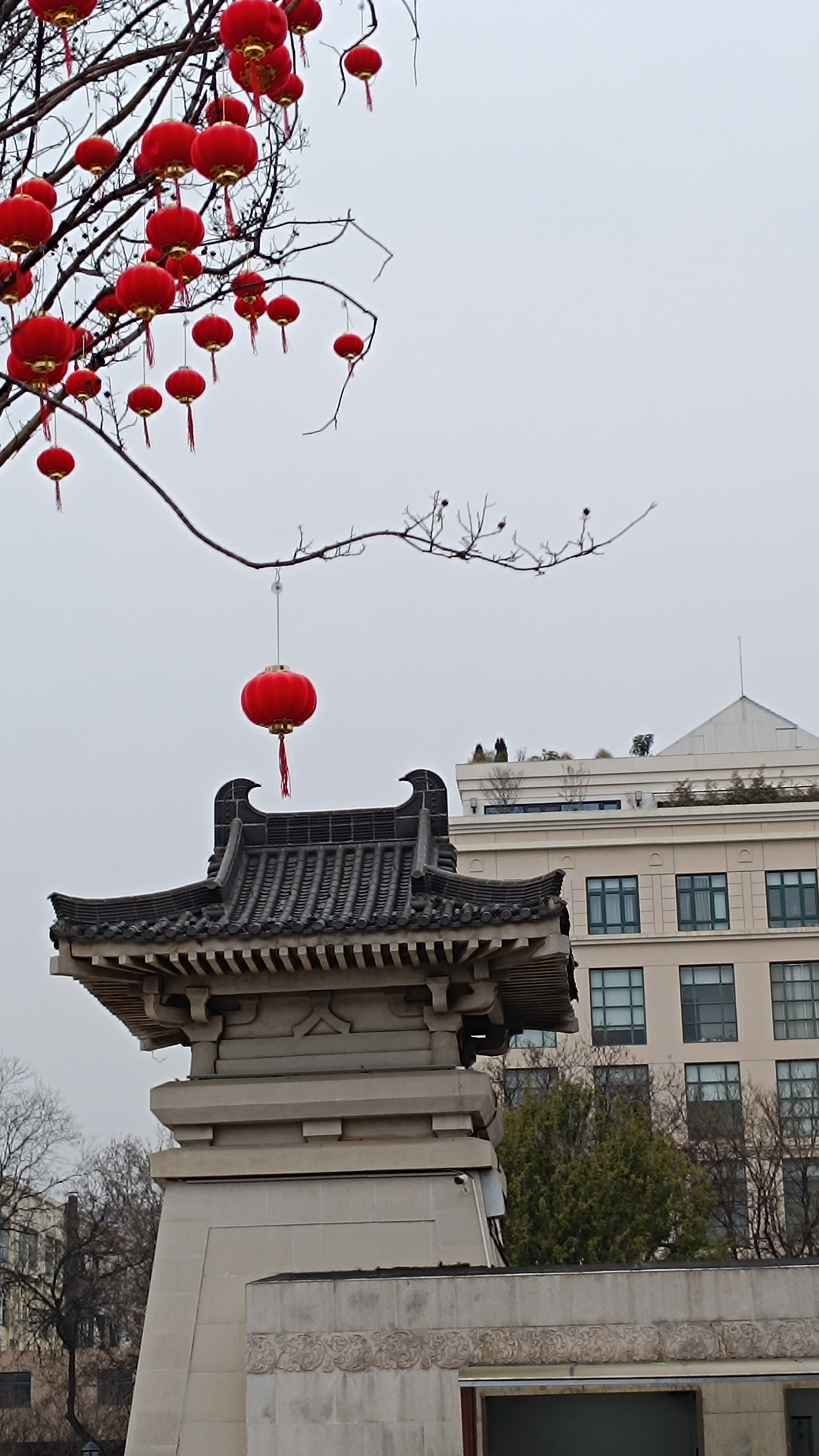 把 山阍诩壹钡 ,一见到顾客就抱怨老公不明原因就骨