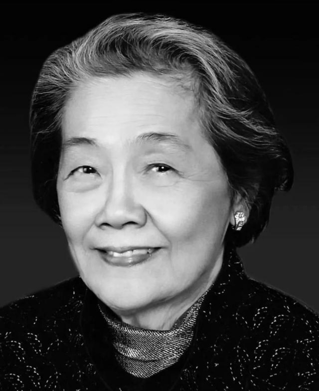 一位在诗词领域中被誉为"中国最后一位"穿裙子的士