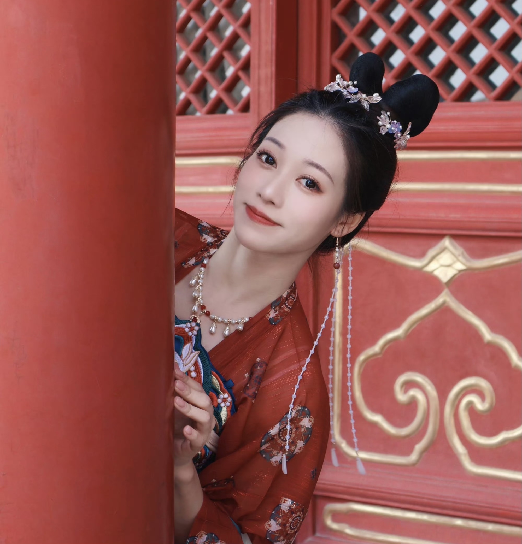 我在抖音和微博上都关注了吴柳芳
