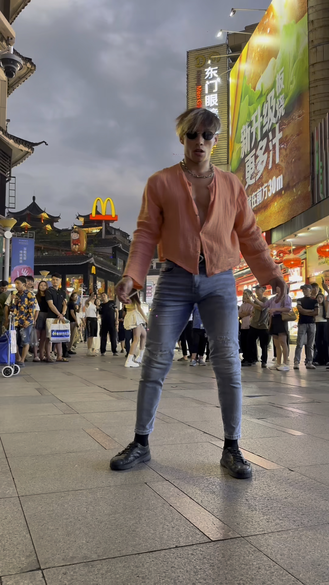 "嚣张跋扈,强身健体",乌鸦哥这套军体拳打的虎虎生威