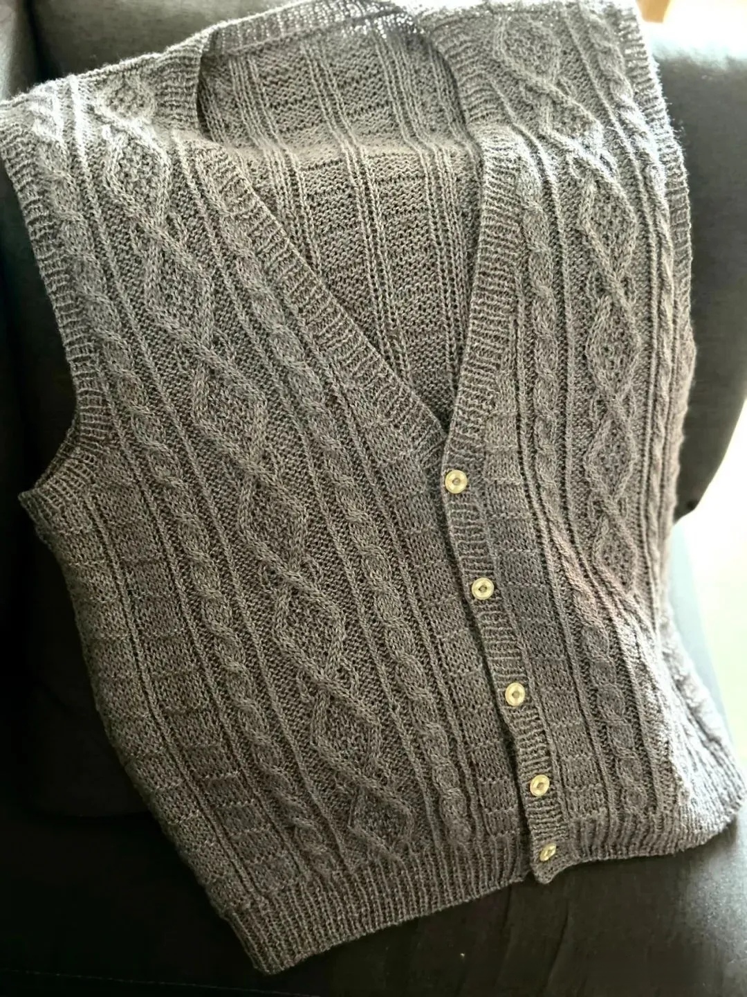 手工编织:好看又经典实用的男女同款棒针马甲