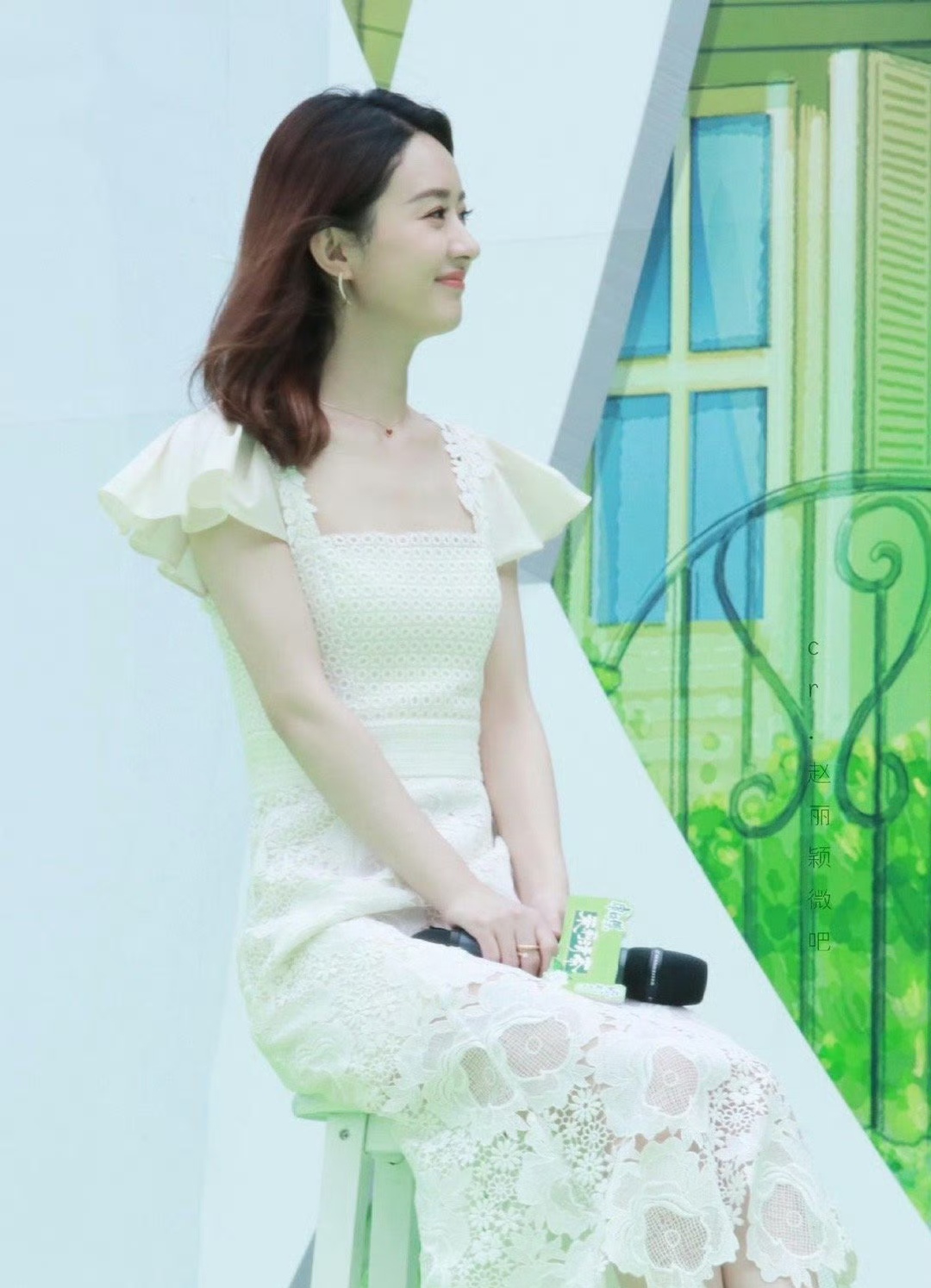 美如仙女!赵丽颖白色长裙干货分享:甜美穿搭秘诀大揭秘!