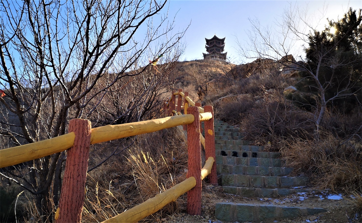 振兴新突破辽宁杠杠滴# 【青山绿水】辽宁省调兵山市:小城山色美