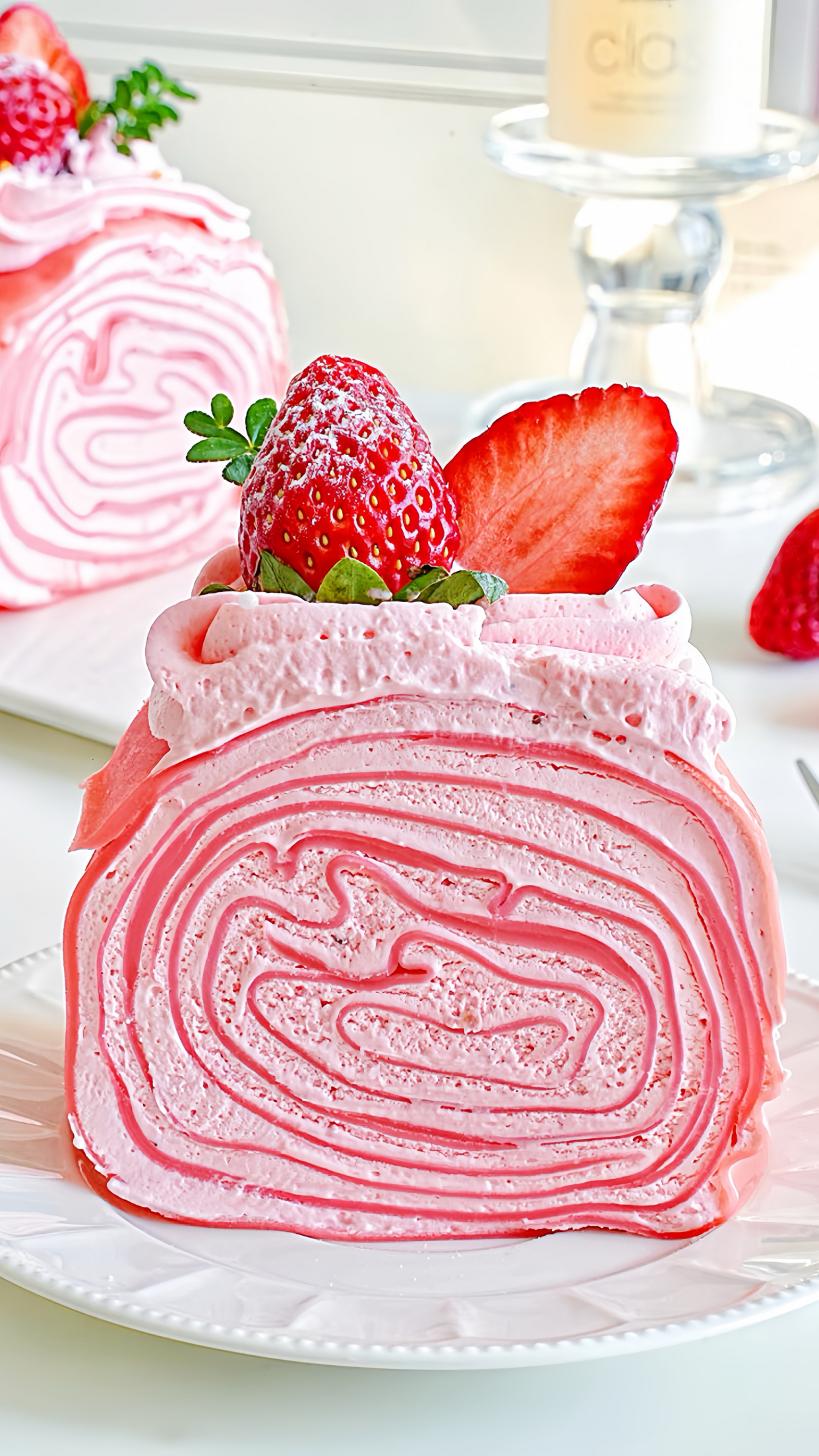 冬日小甜品,0难度0失败草莓千层卷