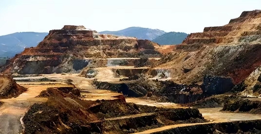 2018年,广东省新兴地质矿产勘查局在内莞村和飞来峡