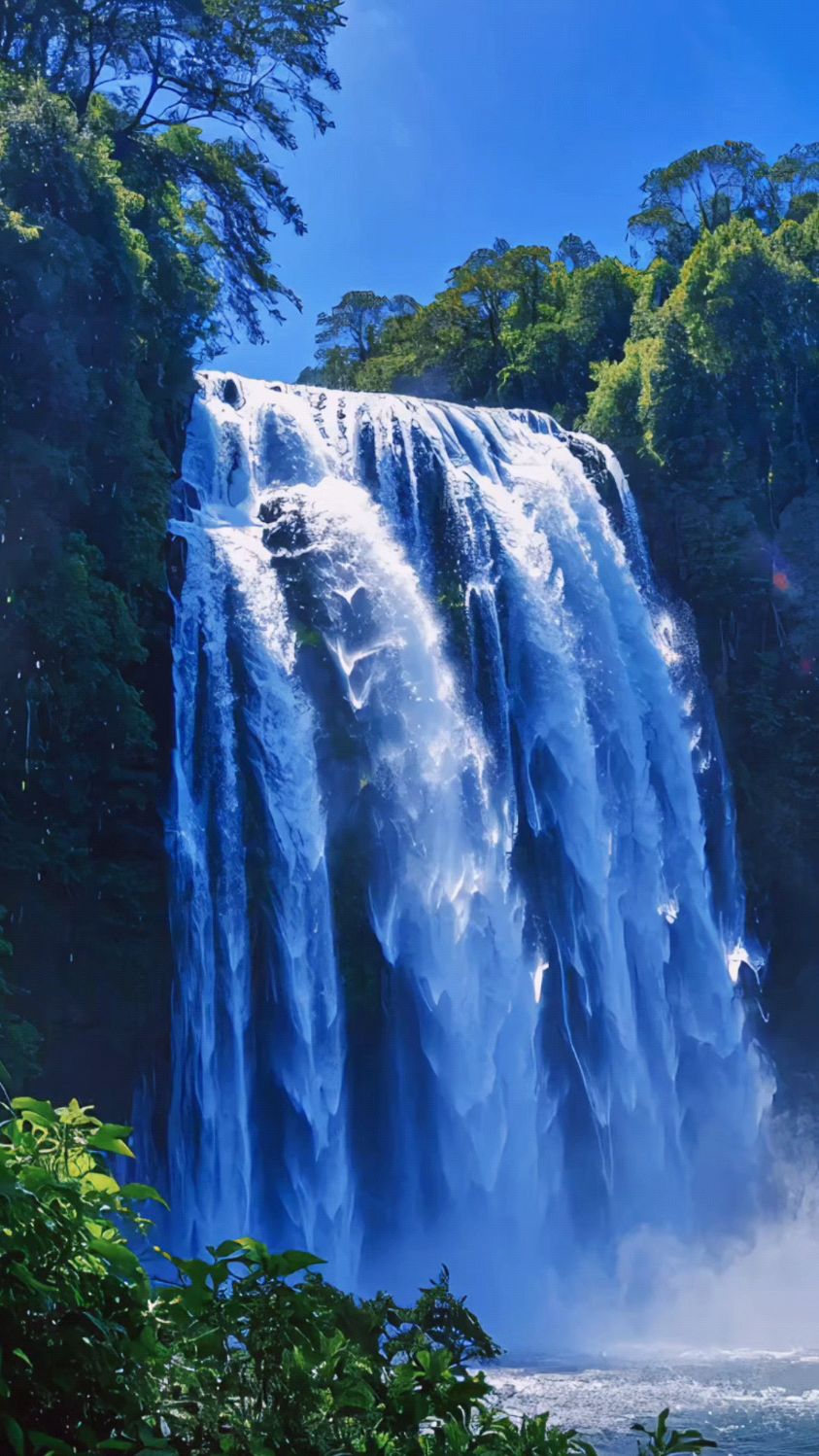 飞流直下三千尺 疑是银河落九天