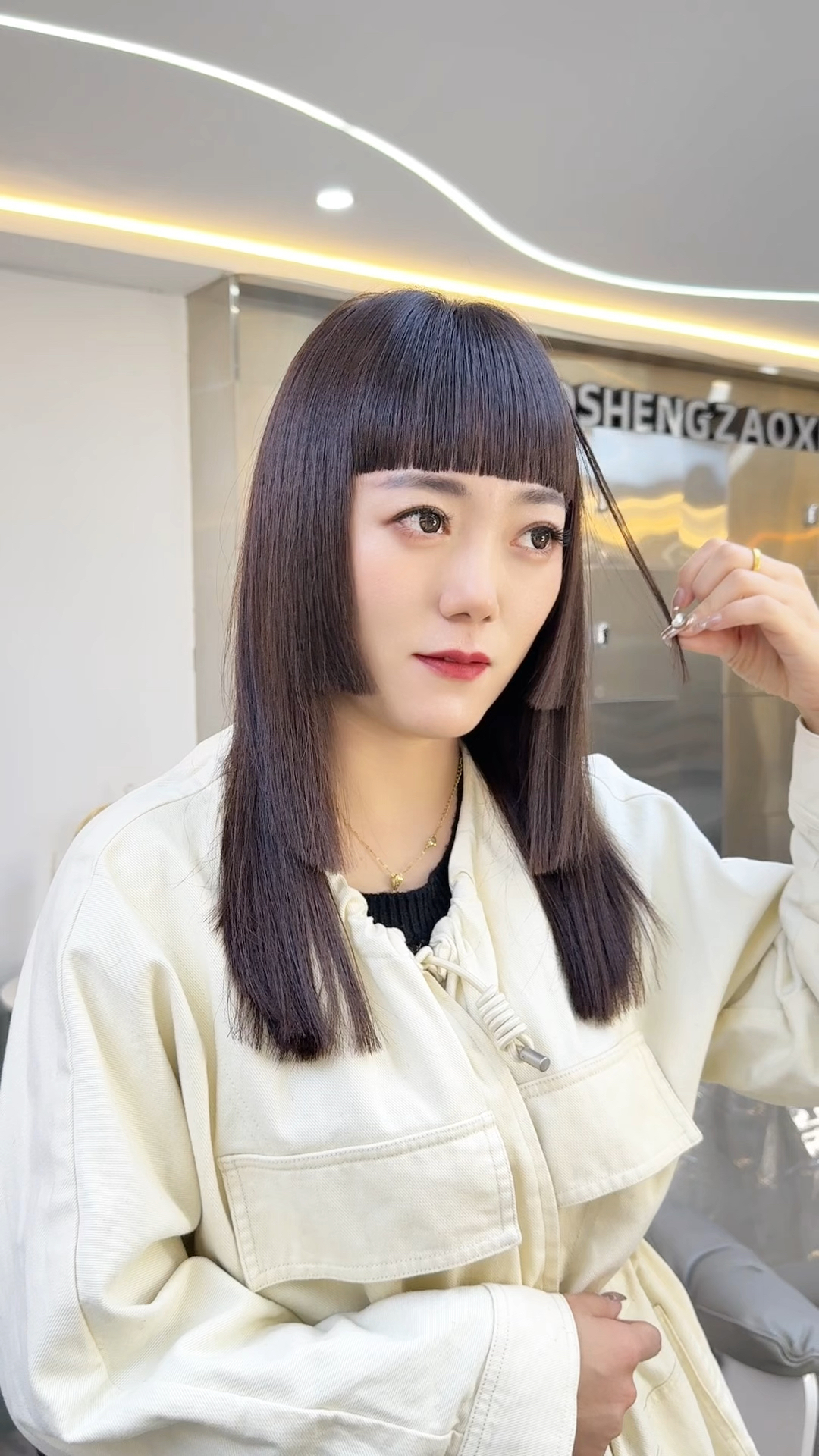 时尚潮流阶梯式发型,既能改变你的风格又能增加你气场的发型