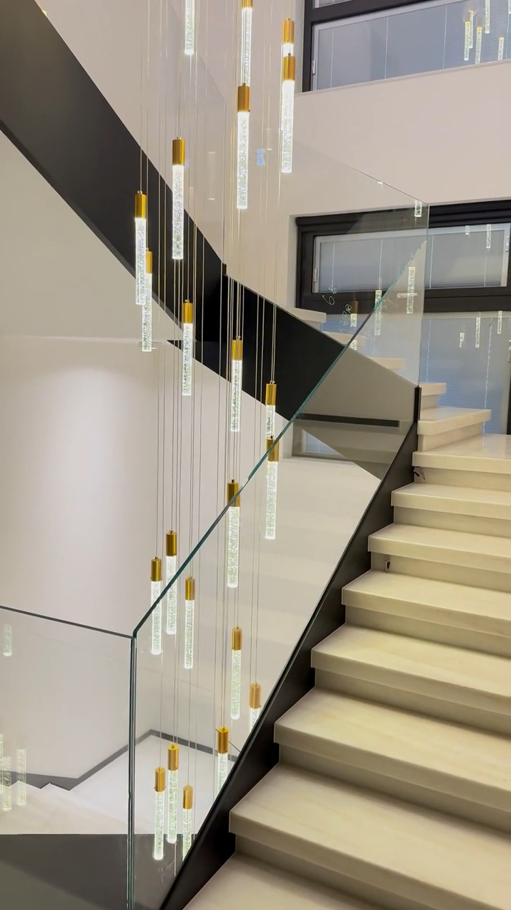 楼梯钢板槽玻璃扶手安装落地