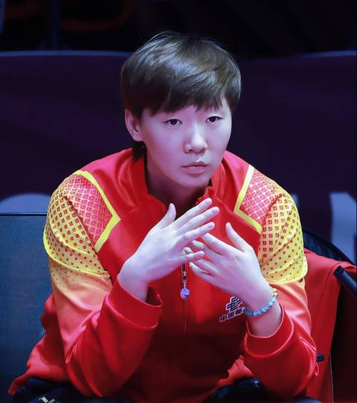 11月是属于国乒王曼昱收获冠军的11月
