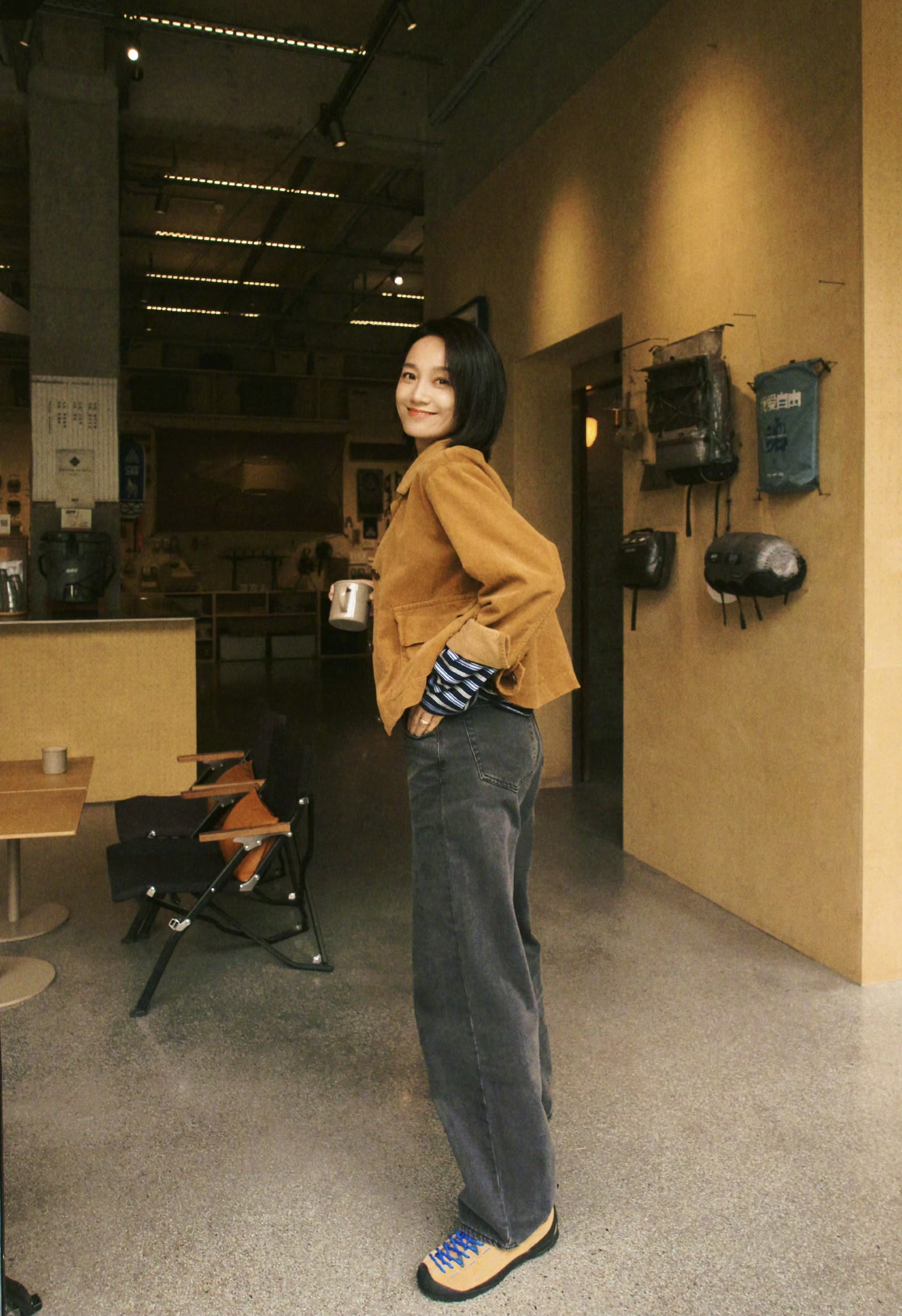 朱丹身高170cm,但身材一点也不竹竿,本身皮肤就属于小麦肤,整个人看