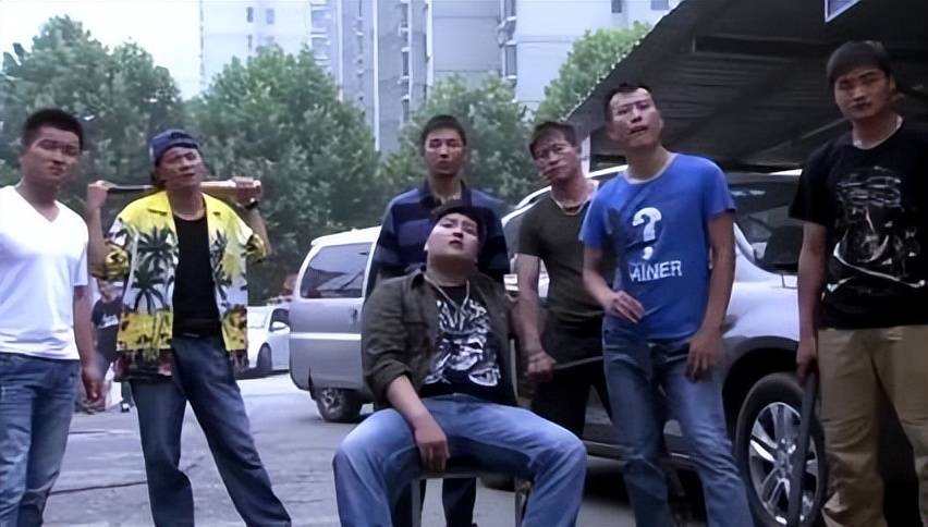 认识一个前任大哥,14年因为暴力催债进去待了5年,19年出来了