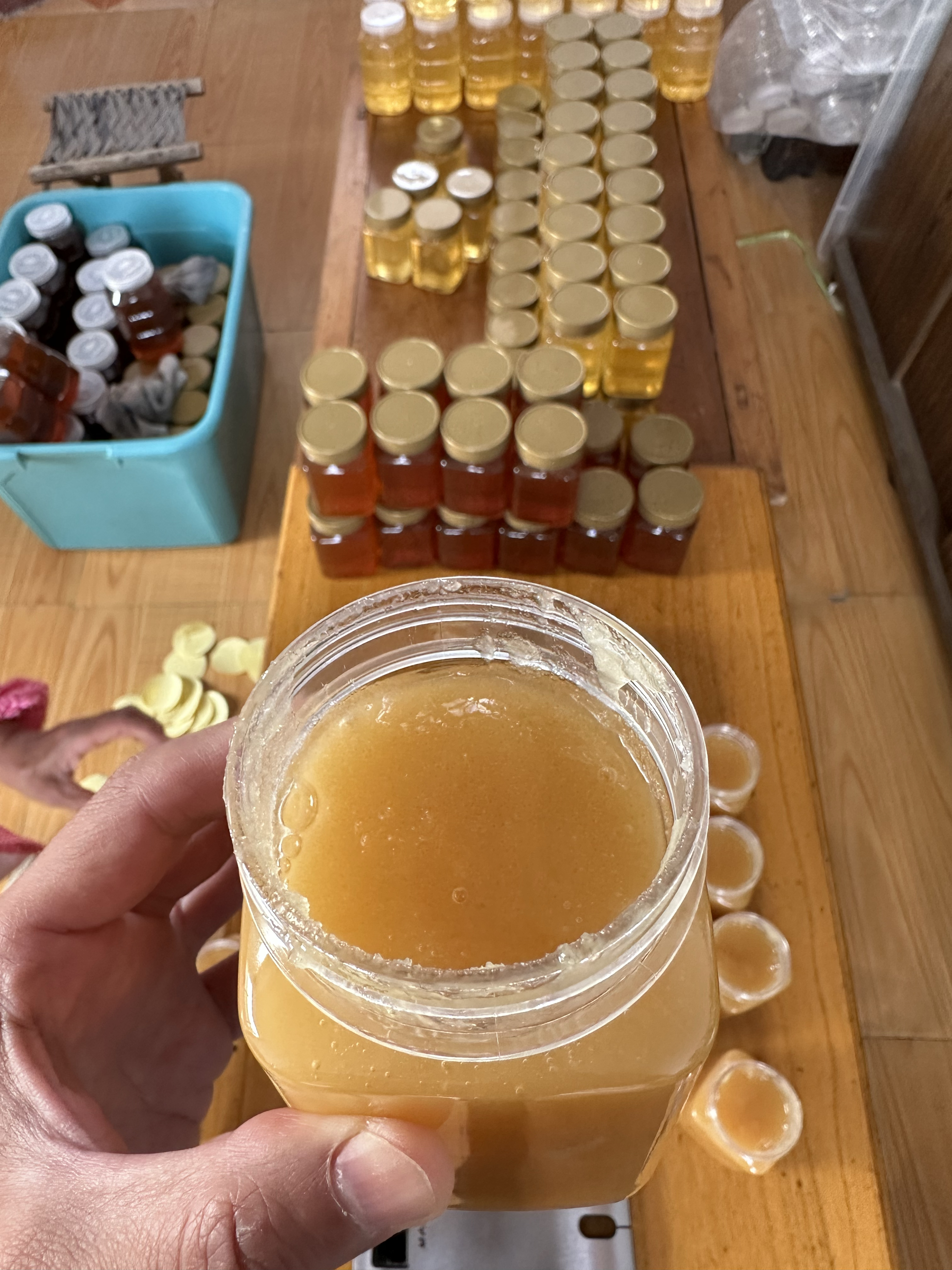 蜂蜜久置后结晶怎么办(蜂蜜长时间放置结晶)