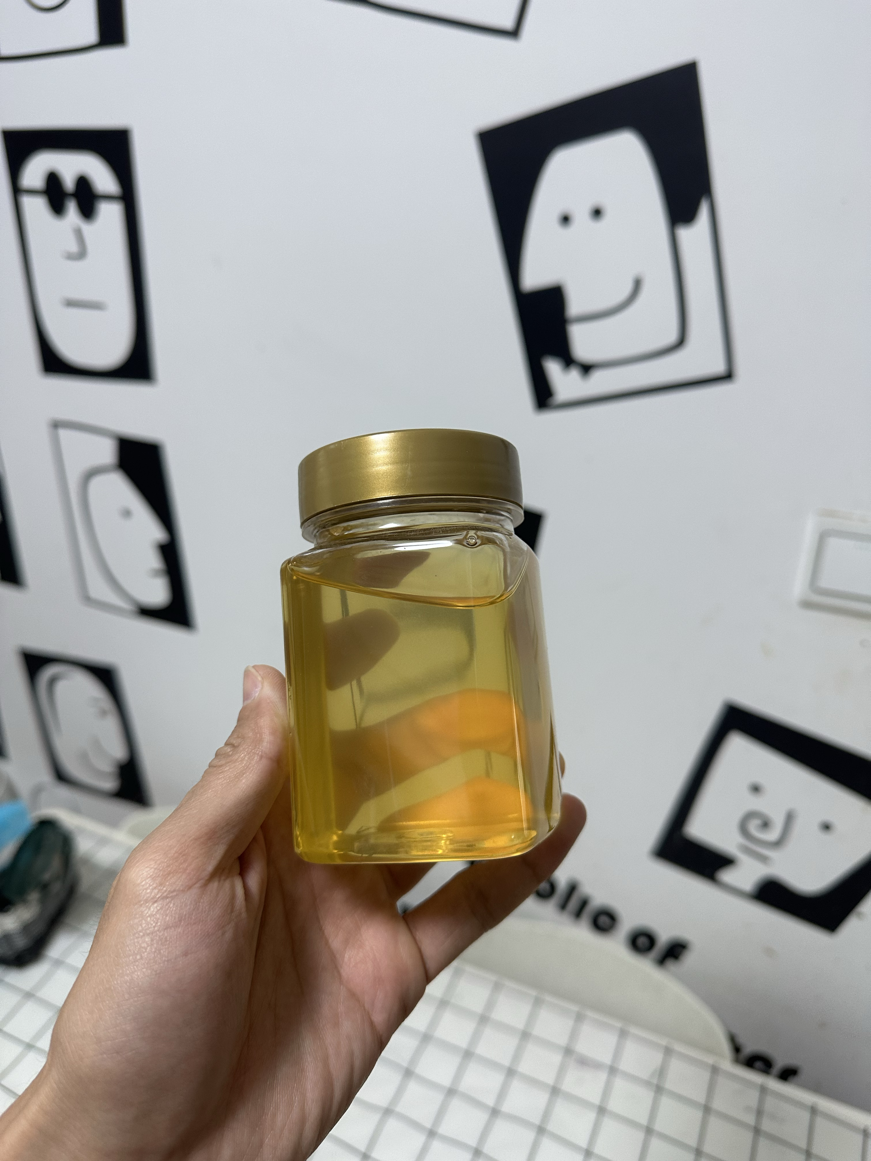 蜂蜜有没有过期时间(蜂蜜存不存在过期)