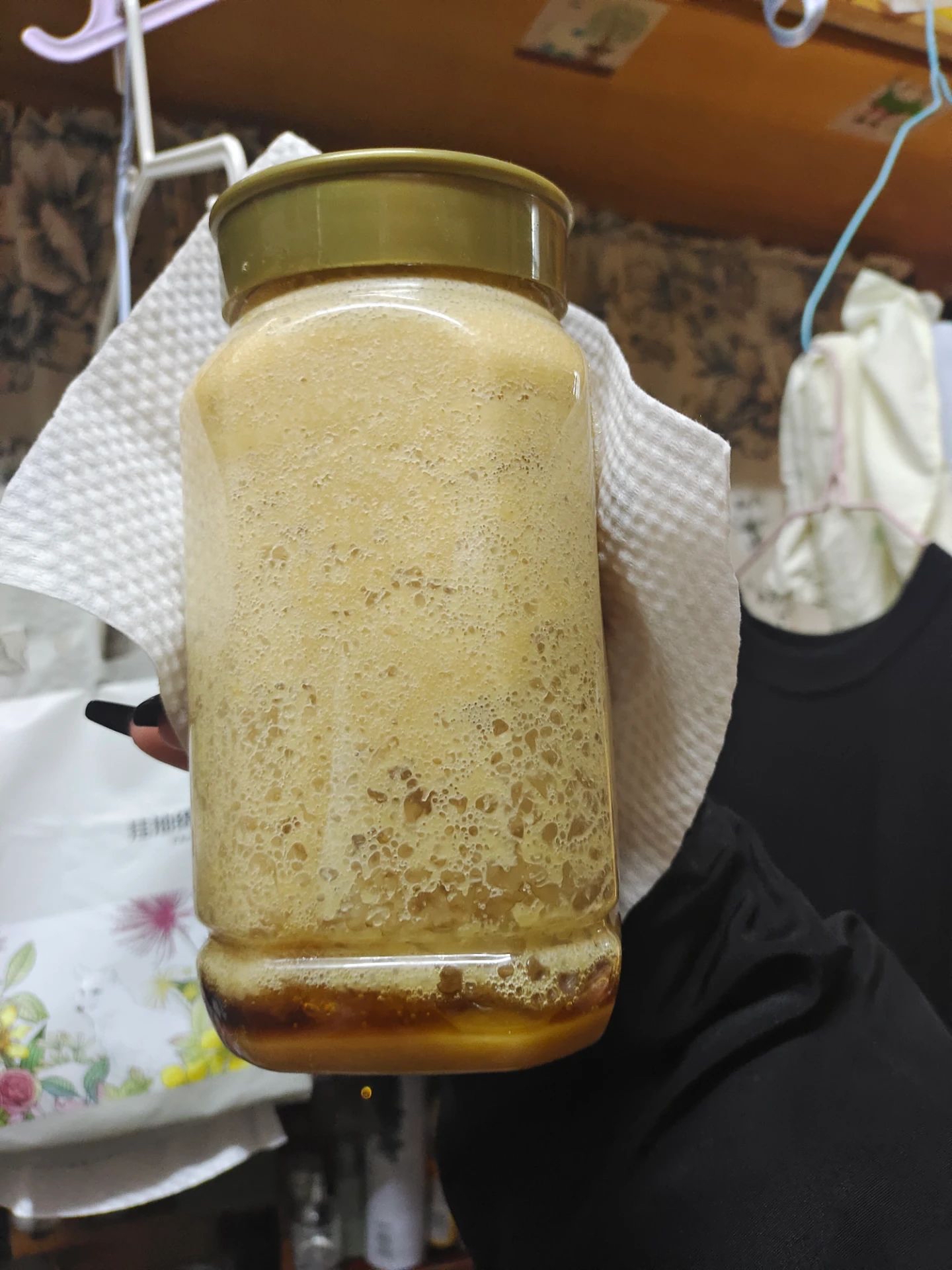 蜂蜜结晶是过期了吗还能吃吗(蜂蜜结晶是过期了吗还能吃吗图片)
