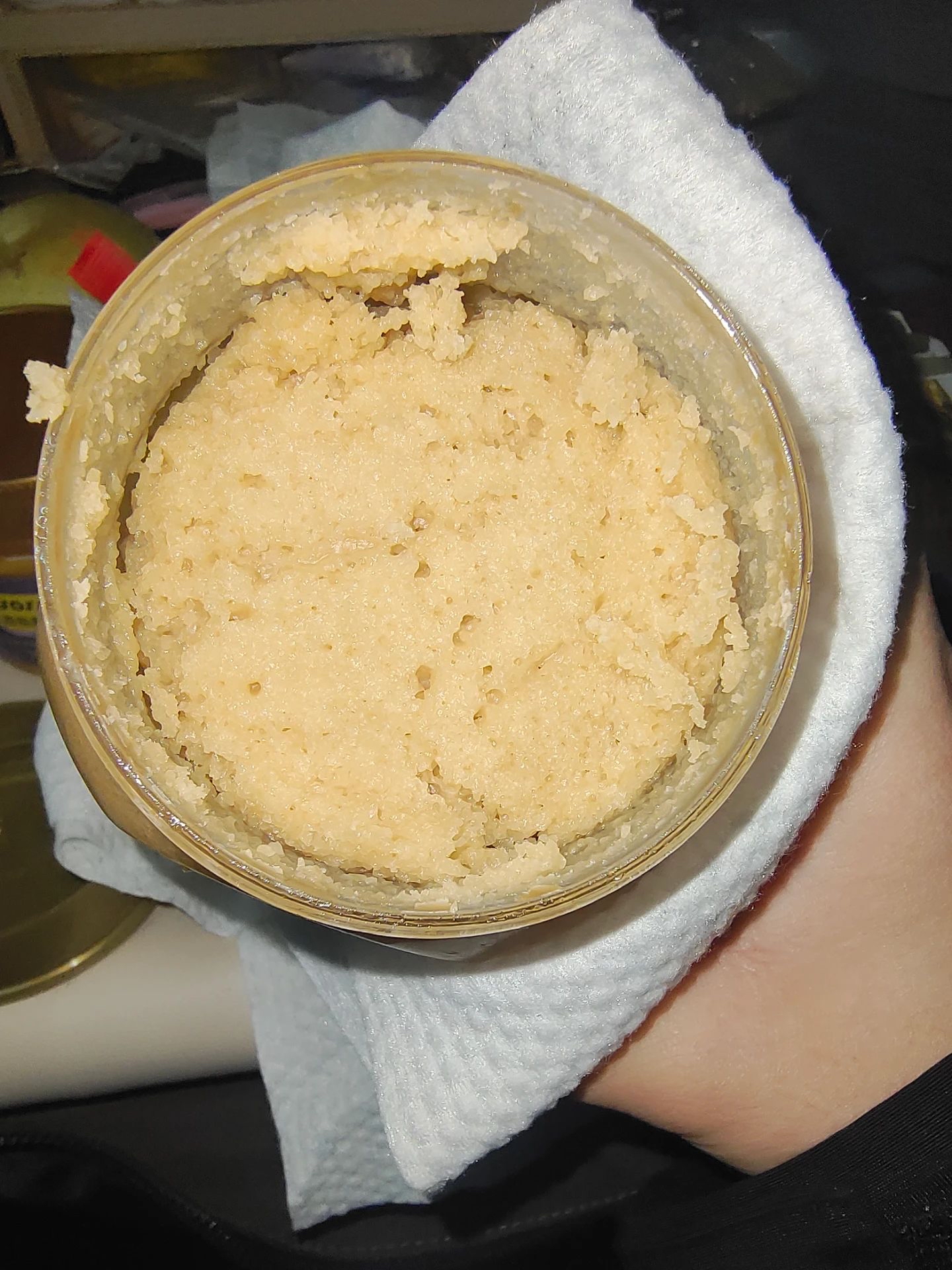 蜂蜜会变质吗,变质了还能吃变质的蜂蜜有什么用(蜂蜜会变质吗?变质后的蜂蜜什么样?)