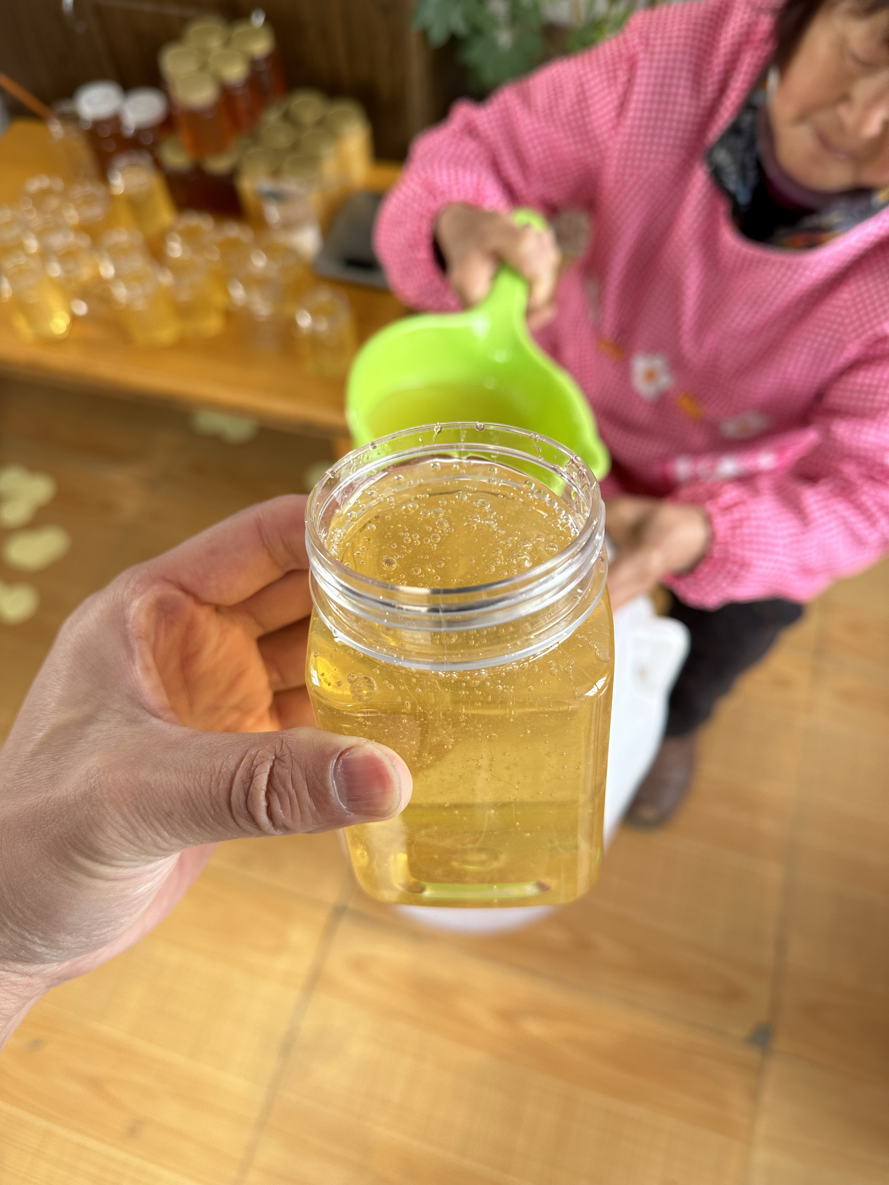 一天喝几勺蜂蜜合适(一天喝几勺蜂蜜合适减肥)