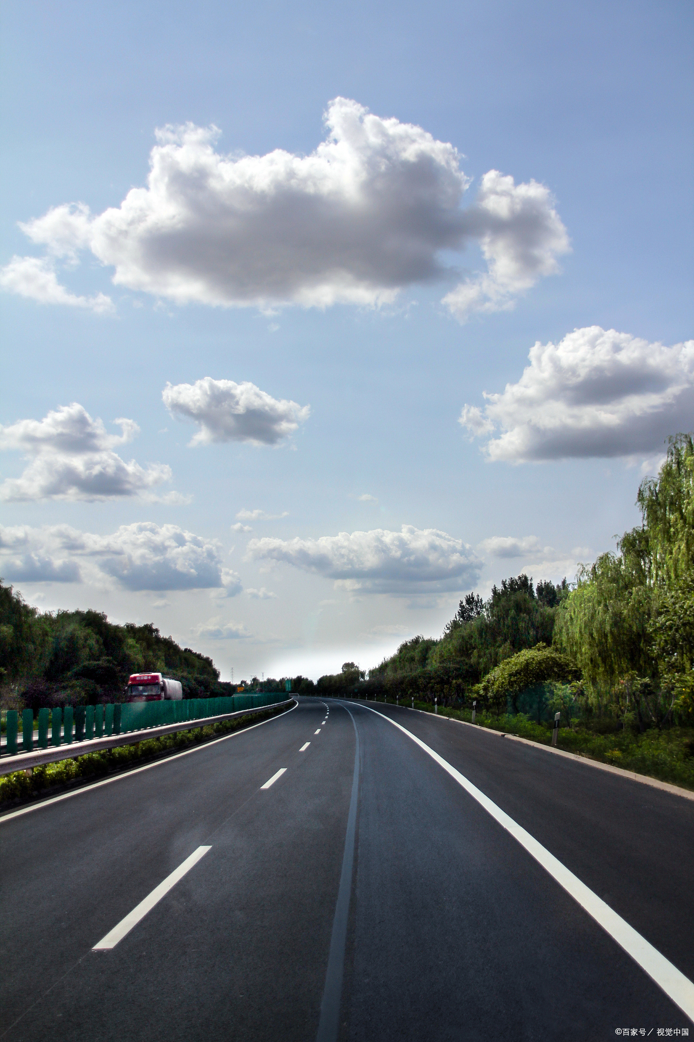 我老公是做高速救援的,干了35年了年了