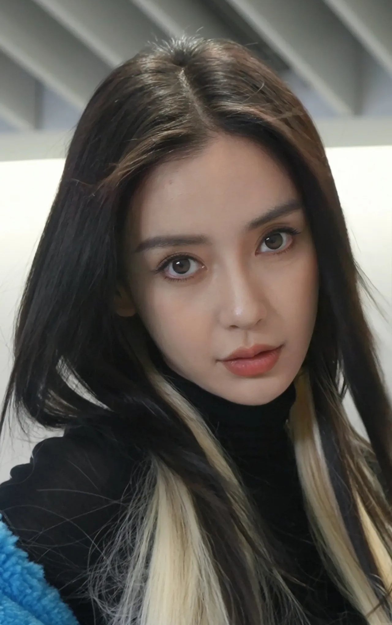 angelababy杨颖的神颜360度无死角,雪白大长腿欲露还遮,朱唇微启,大