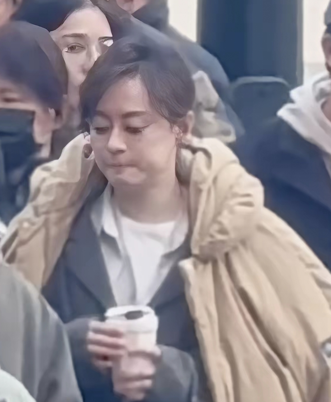 12月17日孙俪的一段视频曝光视频中孙俪在拍摄现场