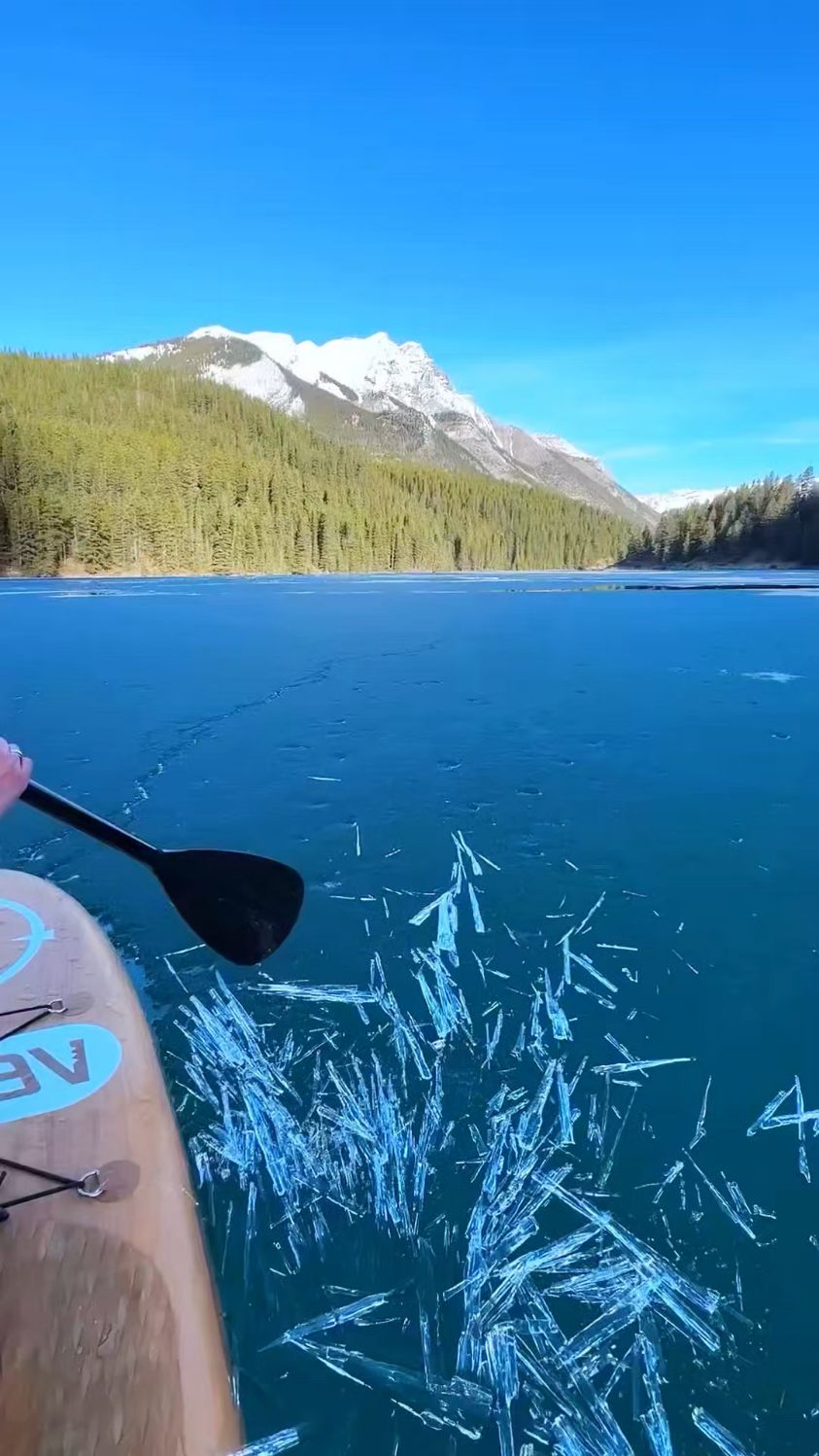 加拿大梦莲湖,有着神奇的冰推奇观.# 加拿大梦莲湖有多梦幻