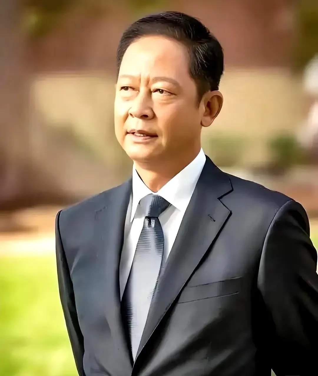 这一点在丁元英身上凸显的淋漓尽致