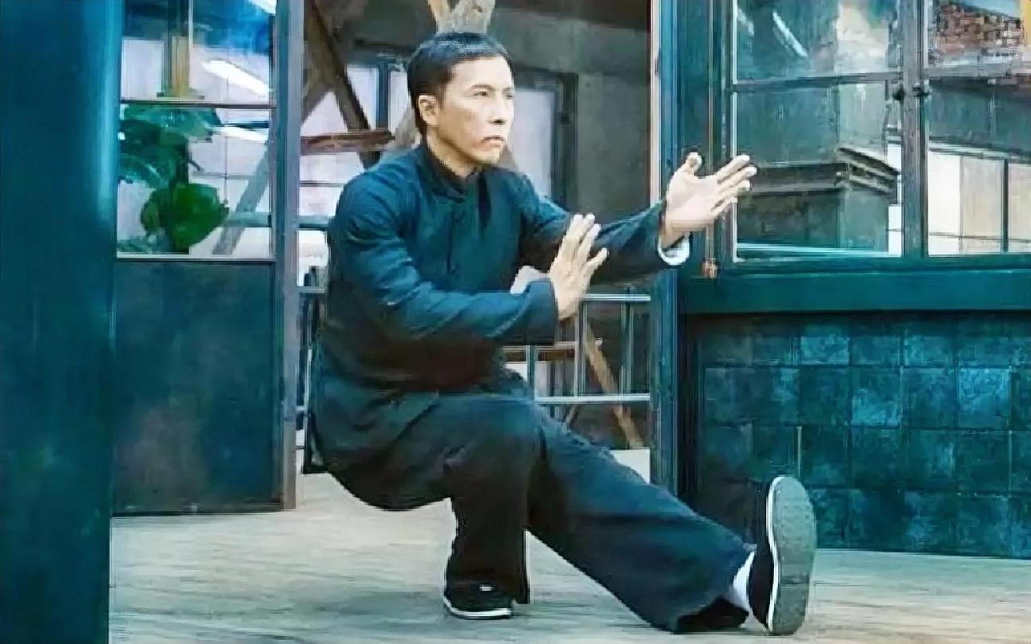 甄子丹辟谣叶问能蹲1小时