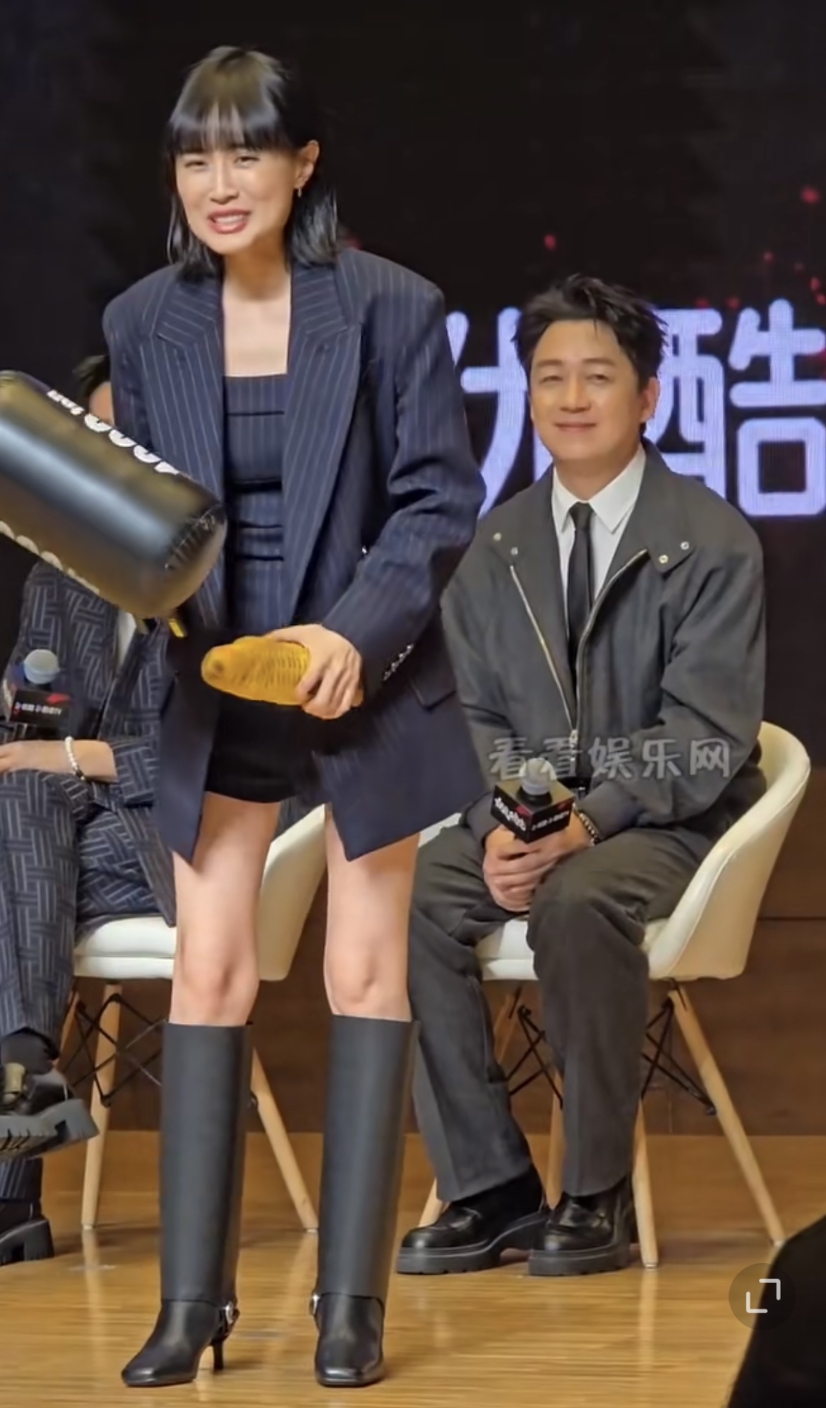两人因拍戏认识相识相恋尹姝贻比潘粤明小10岁潘粤明离婚多年终于等