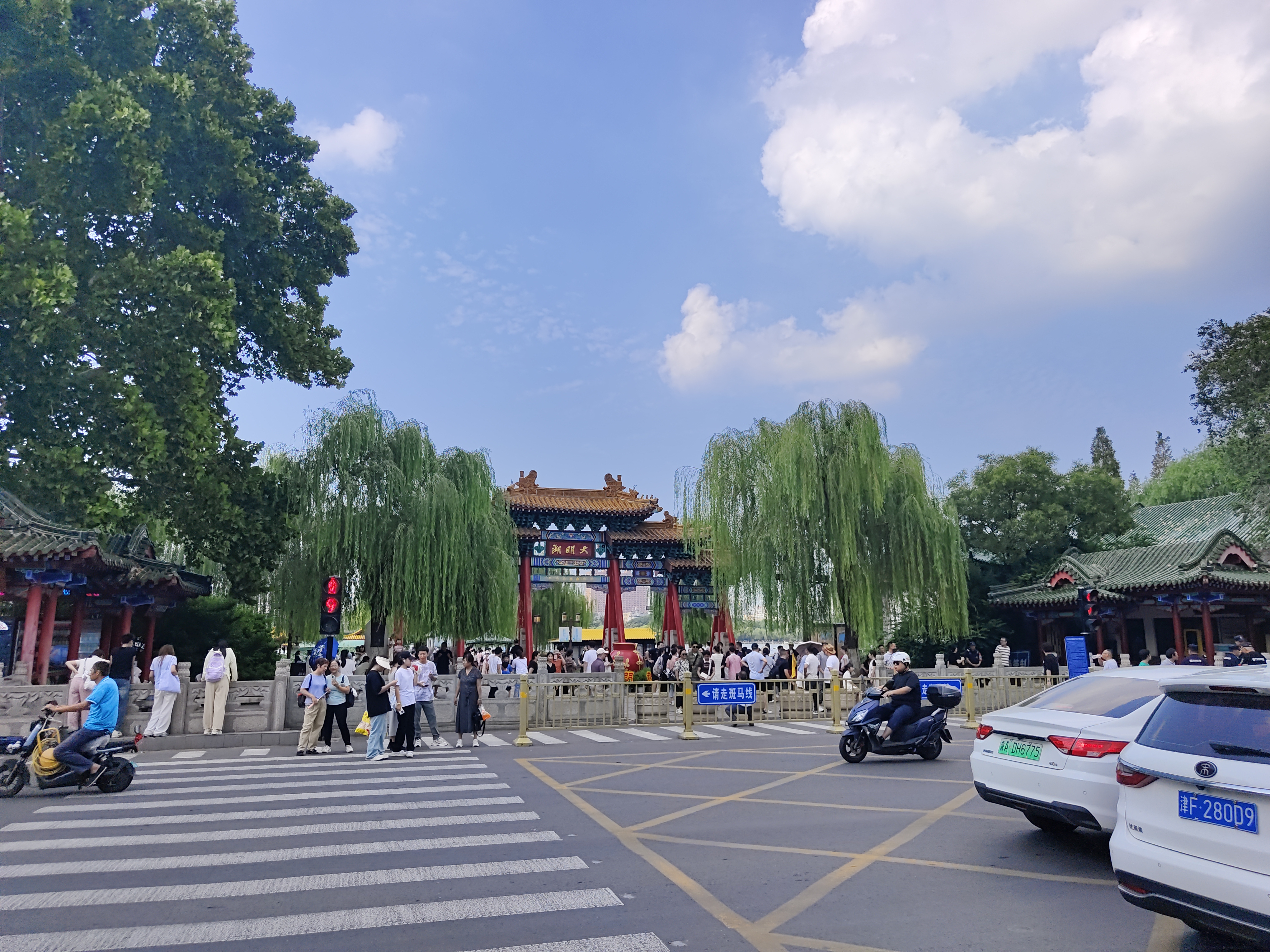 格格》火遍大江南北 大明湖畔夏雨荷