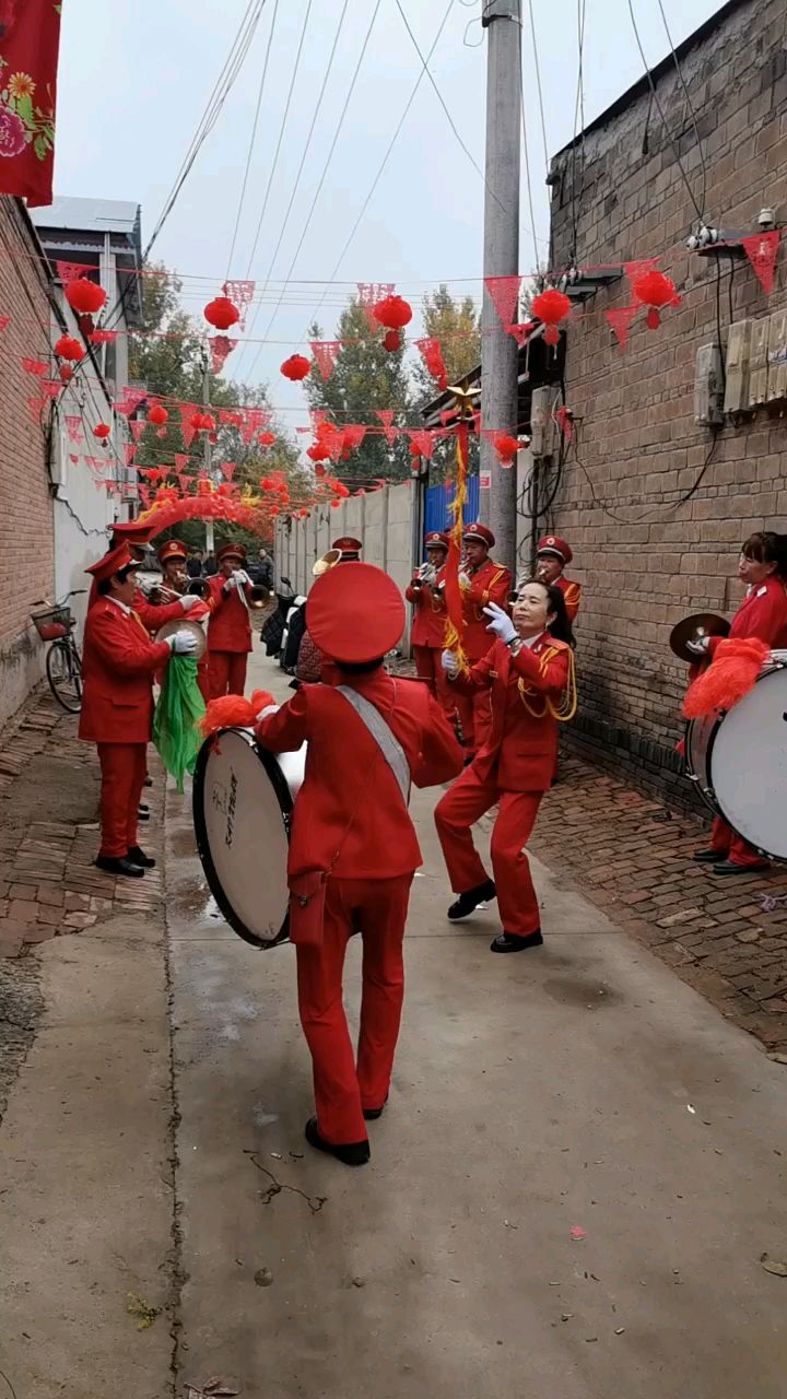 农村婚庆乐队演出现场