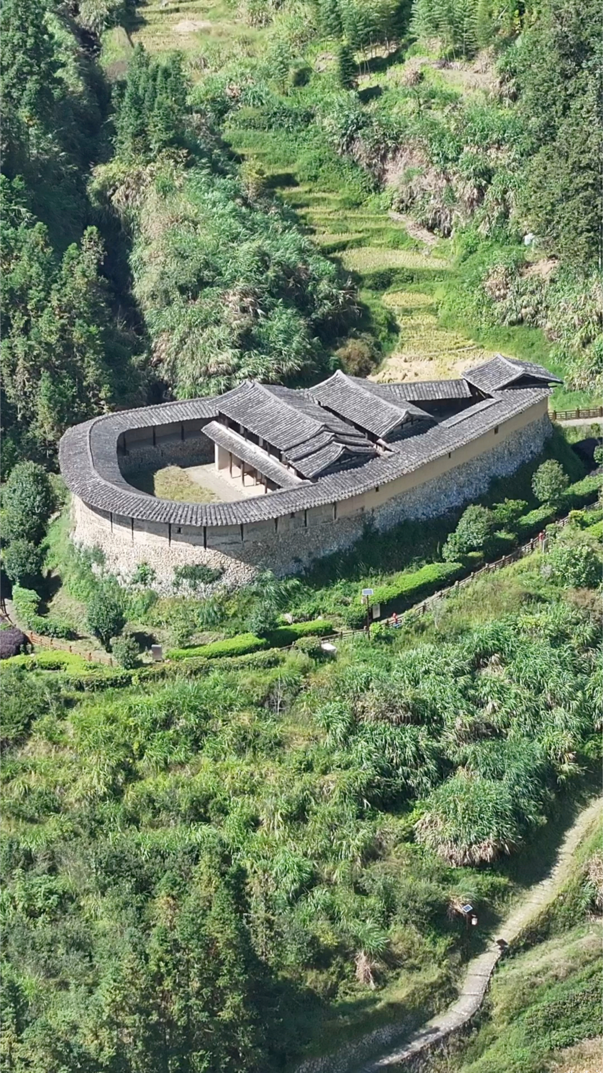 福建最牛的城堡,整座古堡犹如一把琵琶,至今已有600多年历史