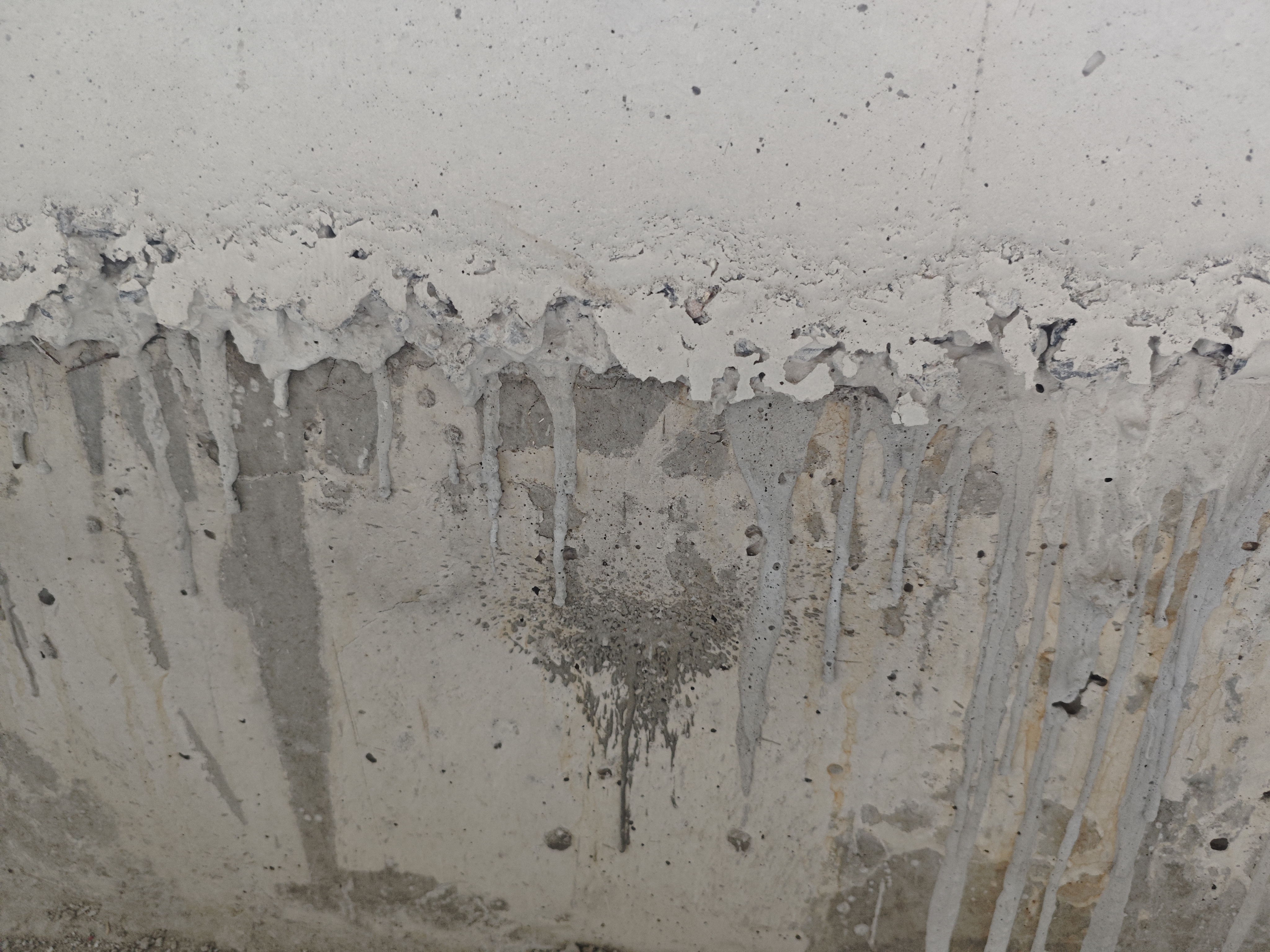 混凝土涨膜漏震修复前后对比