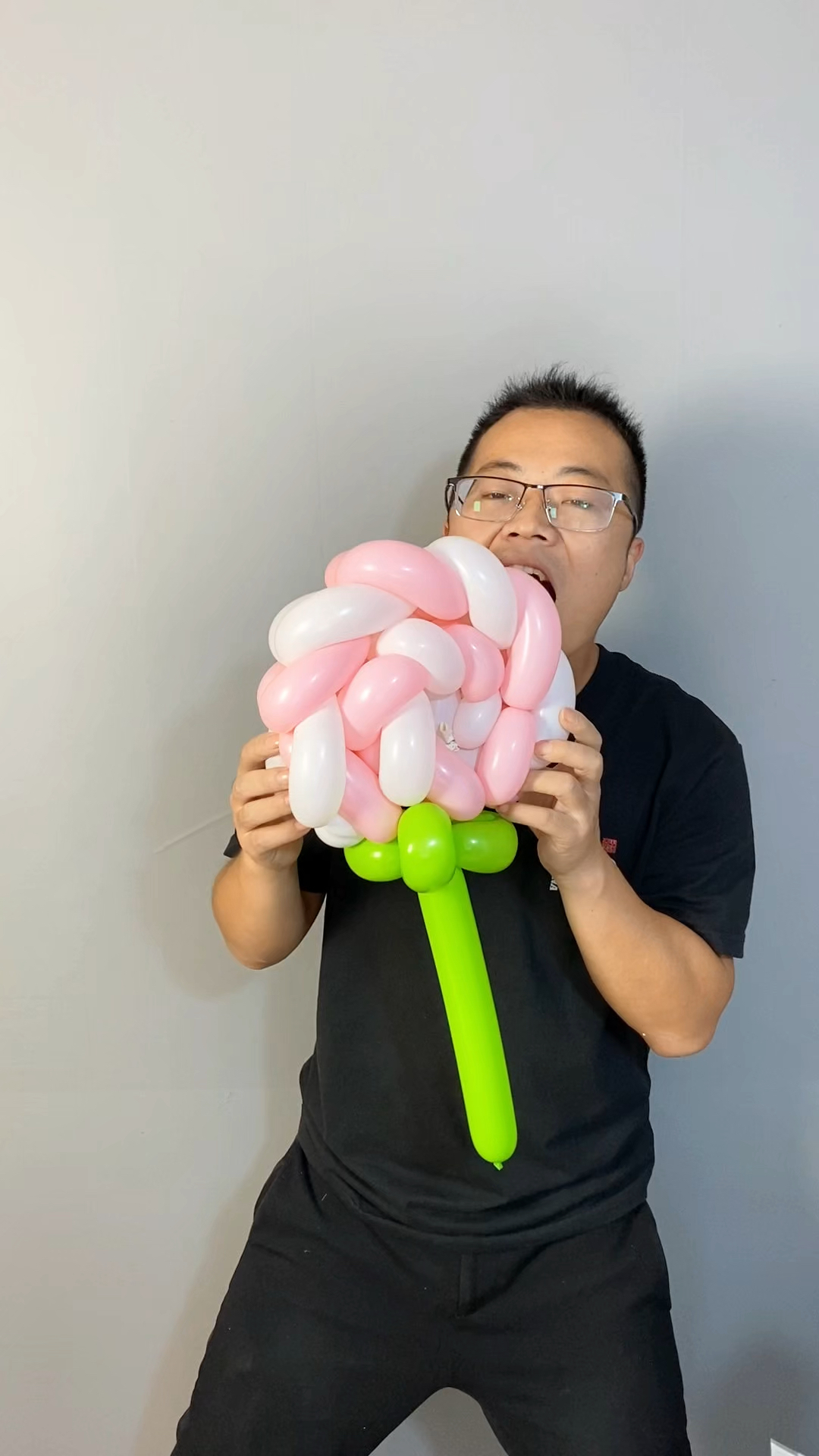 用气球也能做棒棒糖,你吃过没?