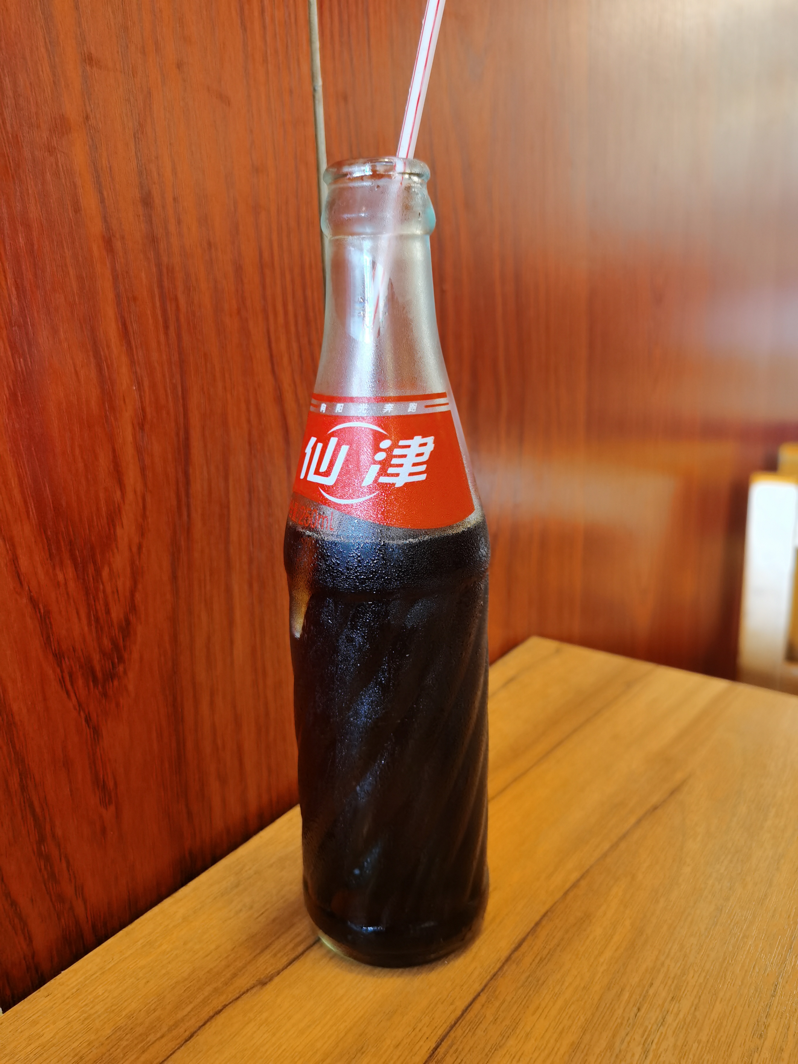 要喝这个牌子的可乐在重庆菜馆里才有味道跟可口可乐百事可乐一样好