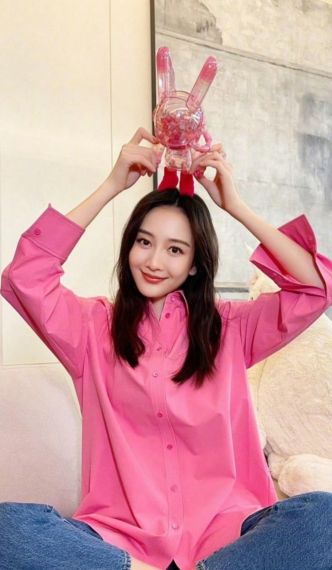 女明星 坐在沙发上的王鸥真美啊