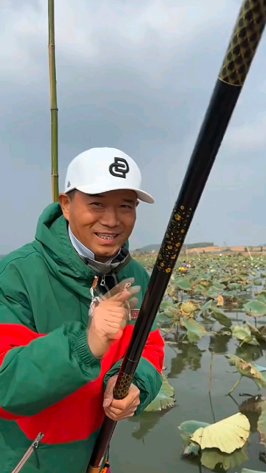 天元邓刚钓鱼时再次爆杆,他为什么依然淡定地发出了爆杆视频?