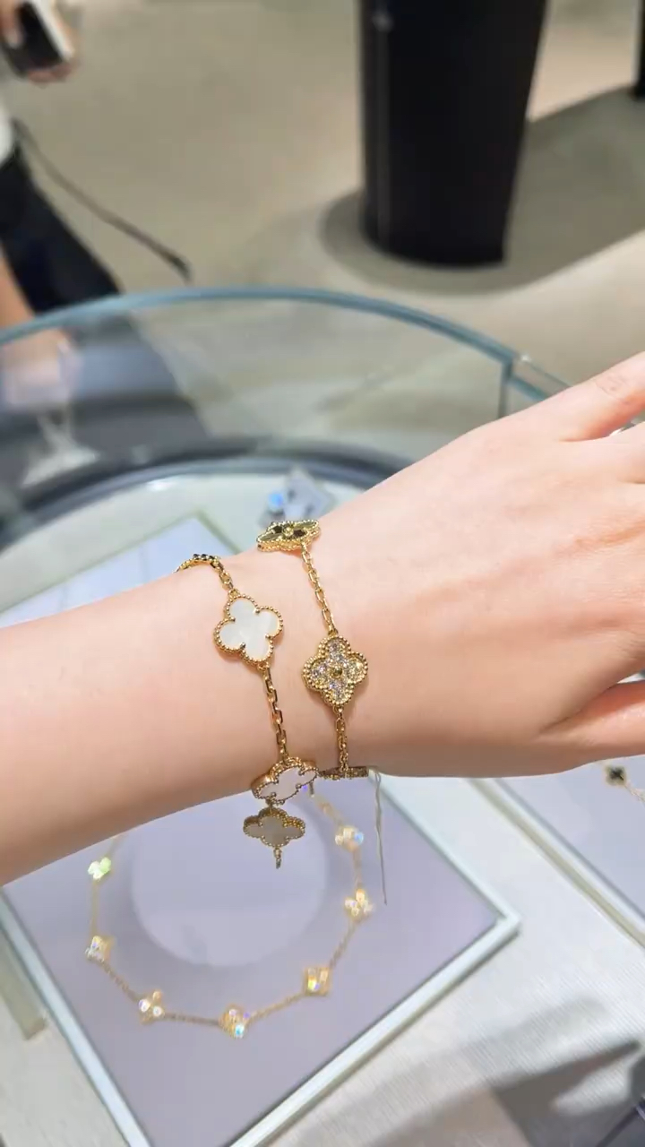 梵克雅宝 镭射四叶草五花手链-度小视