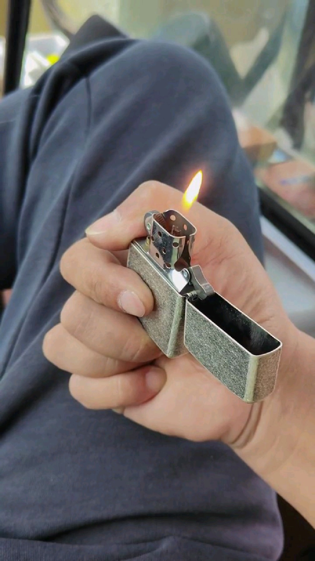 打火机花式玩法#手指极限运动