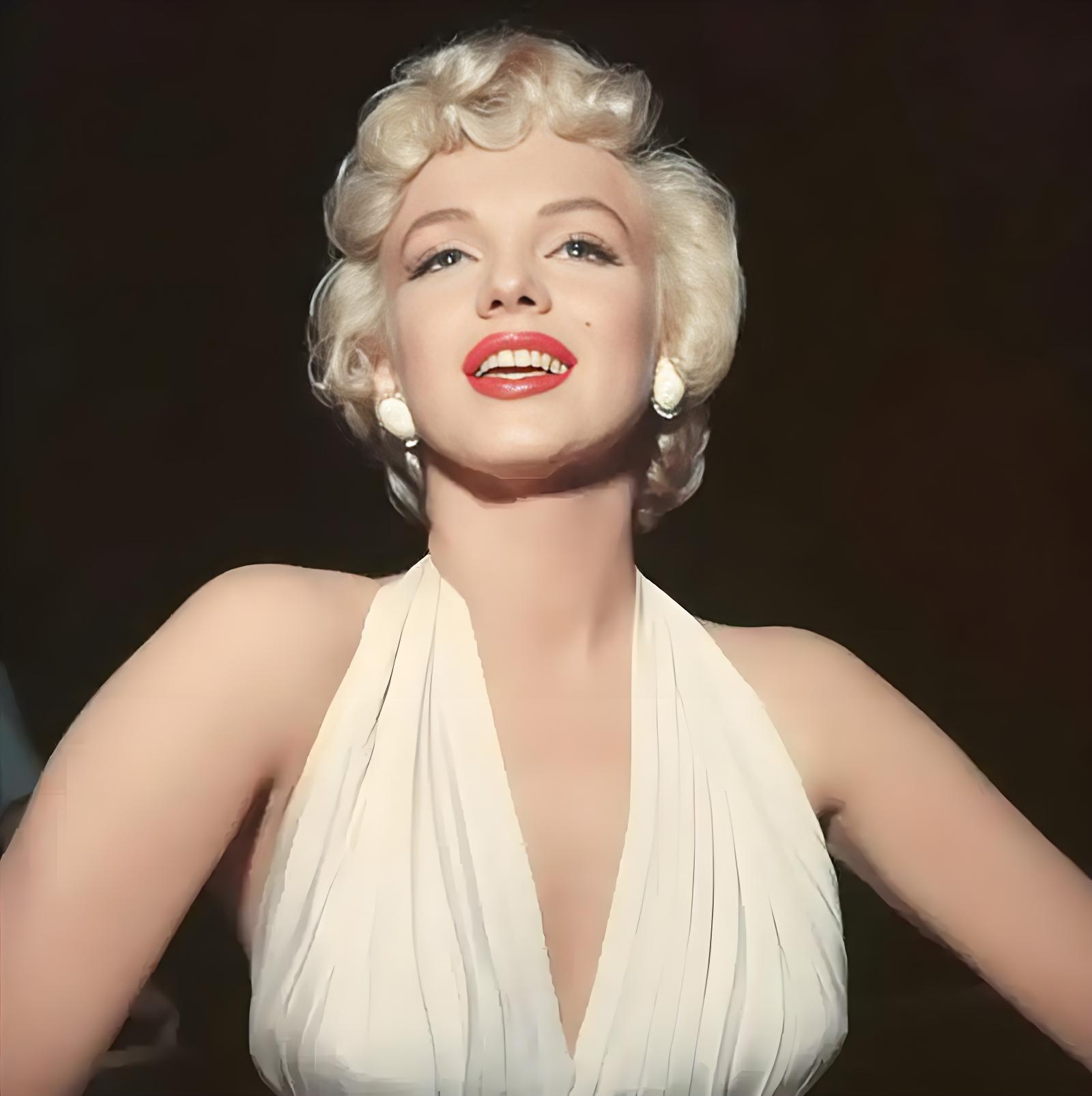 情感波澜情路漫,爱如朝露韵无边. 金发红唇魅万千,时尚华彩映流年