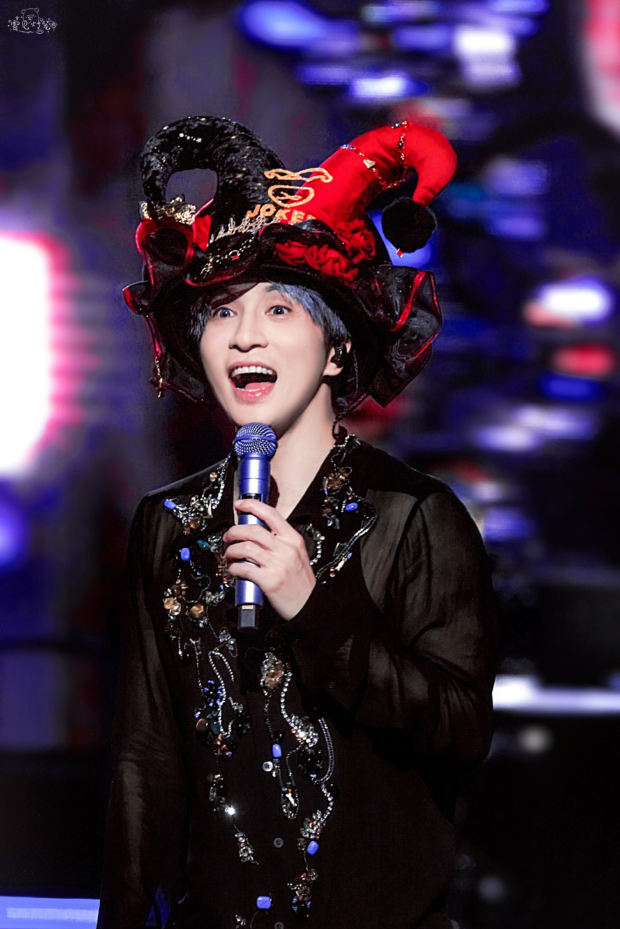 薛之谦天外来物演唱会的这个造型真的绝了 !