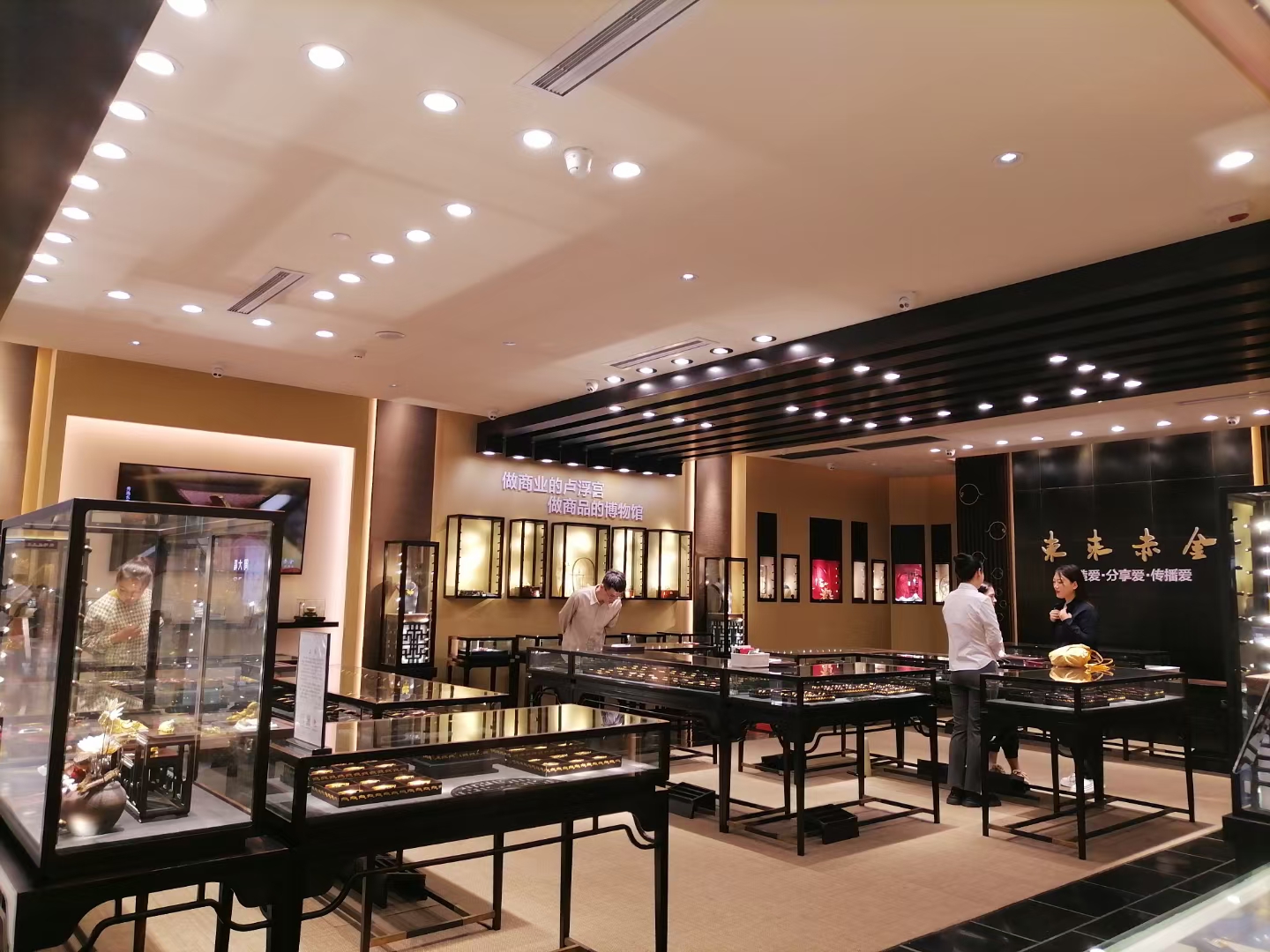 后六年至今苦口婆心,好言相劝,这就是我的体会,也奉劝哪些喜上海豫园