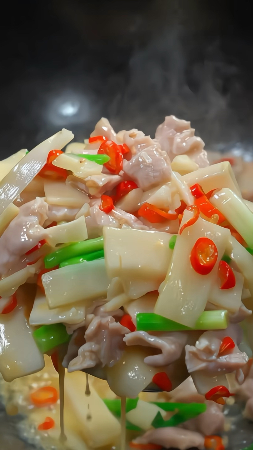 今天这道酸笋炒肉片,真的非常非常好吃,值得大家一试哦